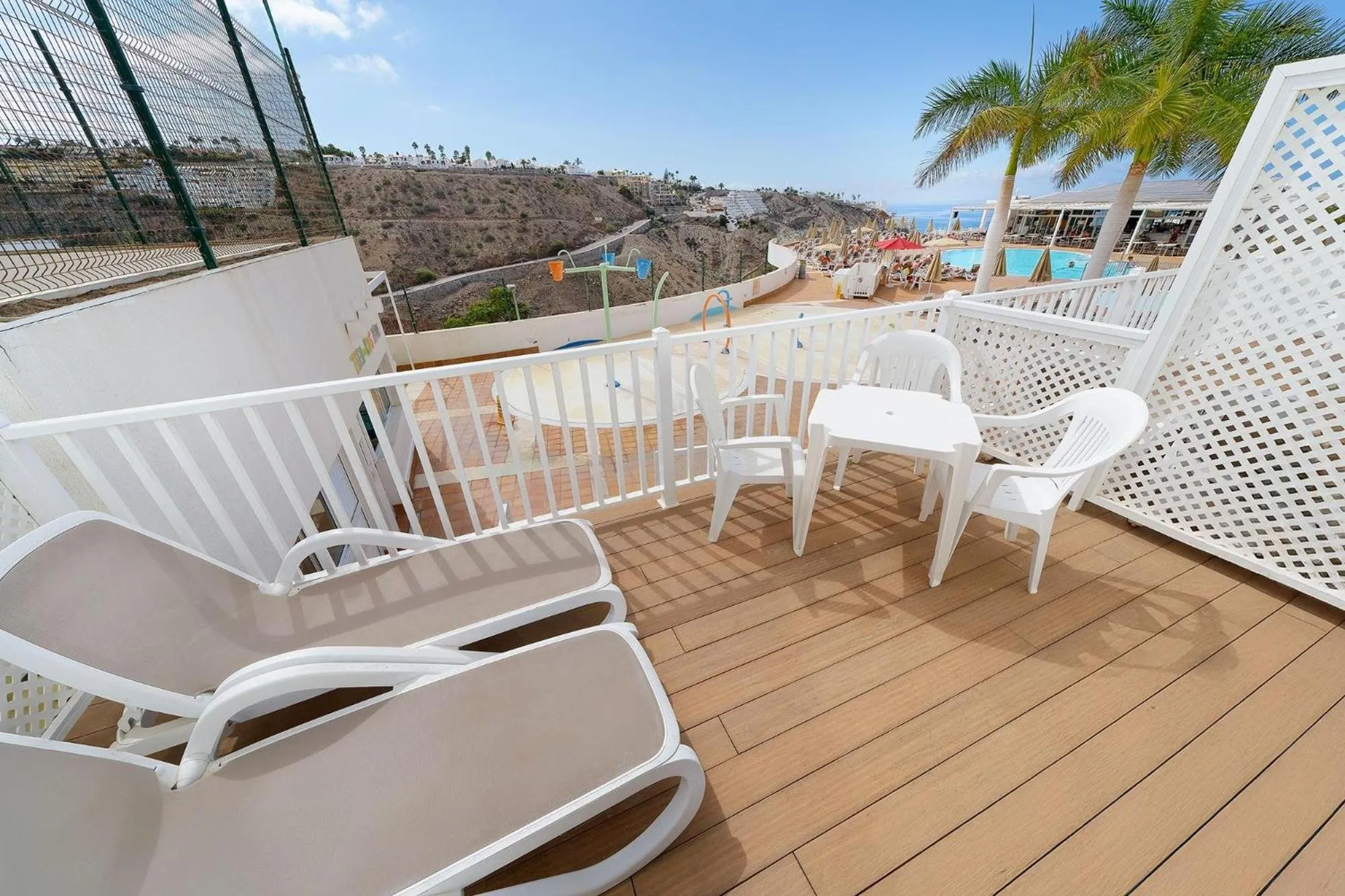 Photo of the whole room in Servatur Altamadores