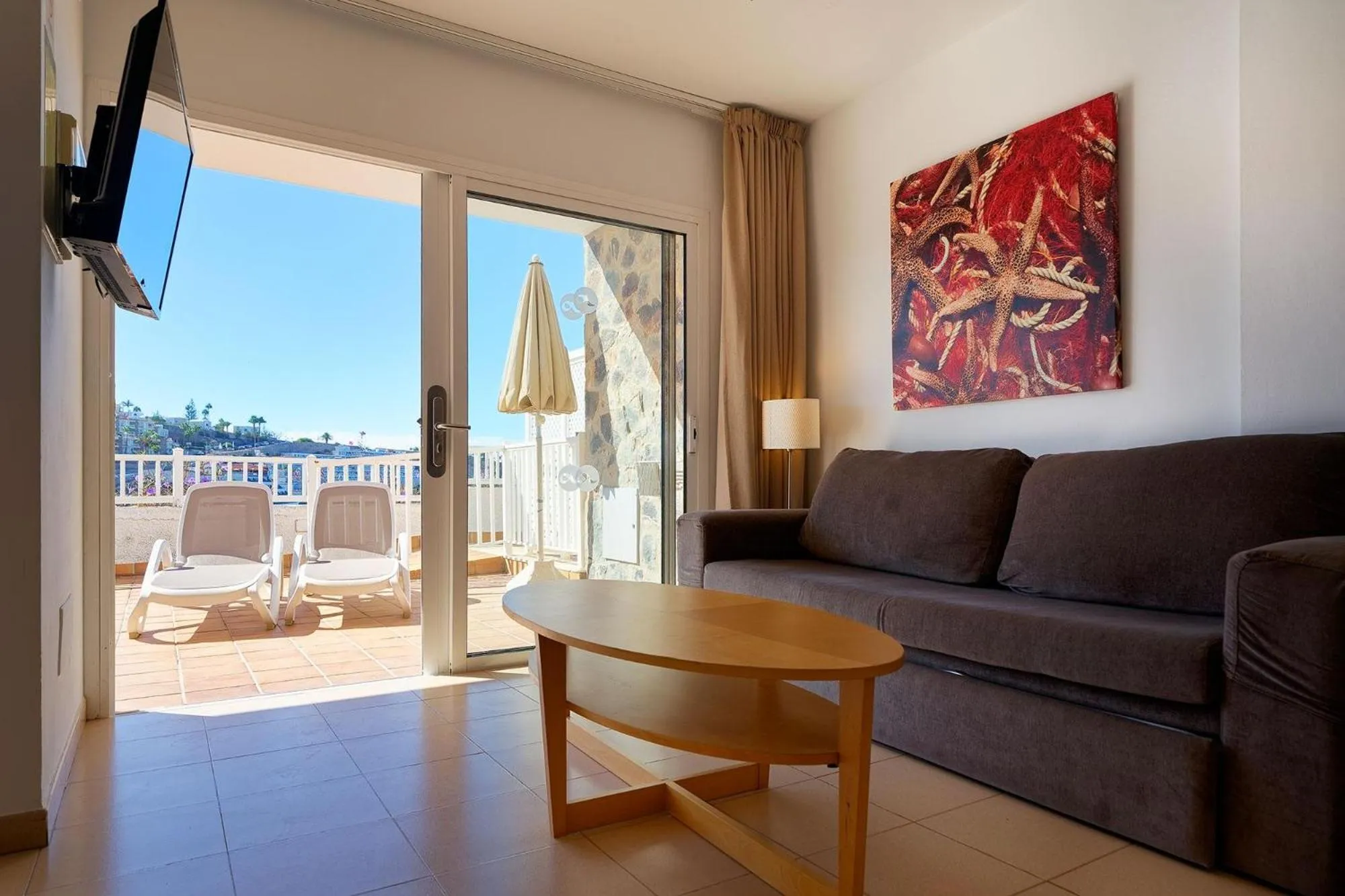 Photo of the whole room in Servatur Altamadores