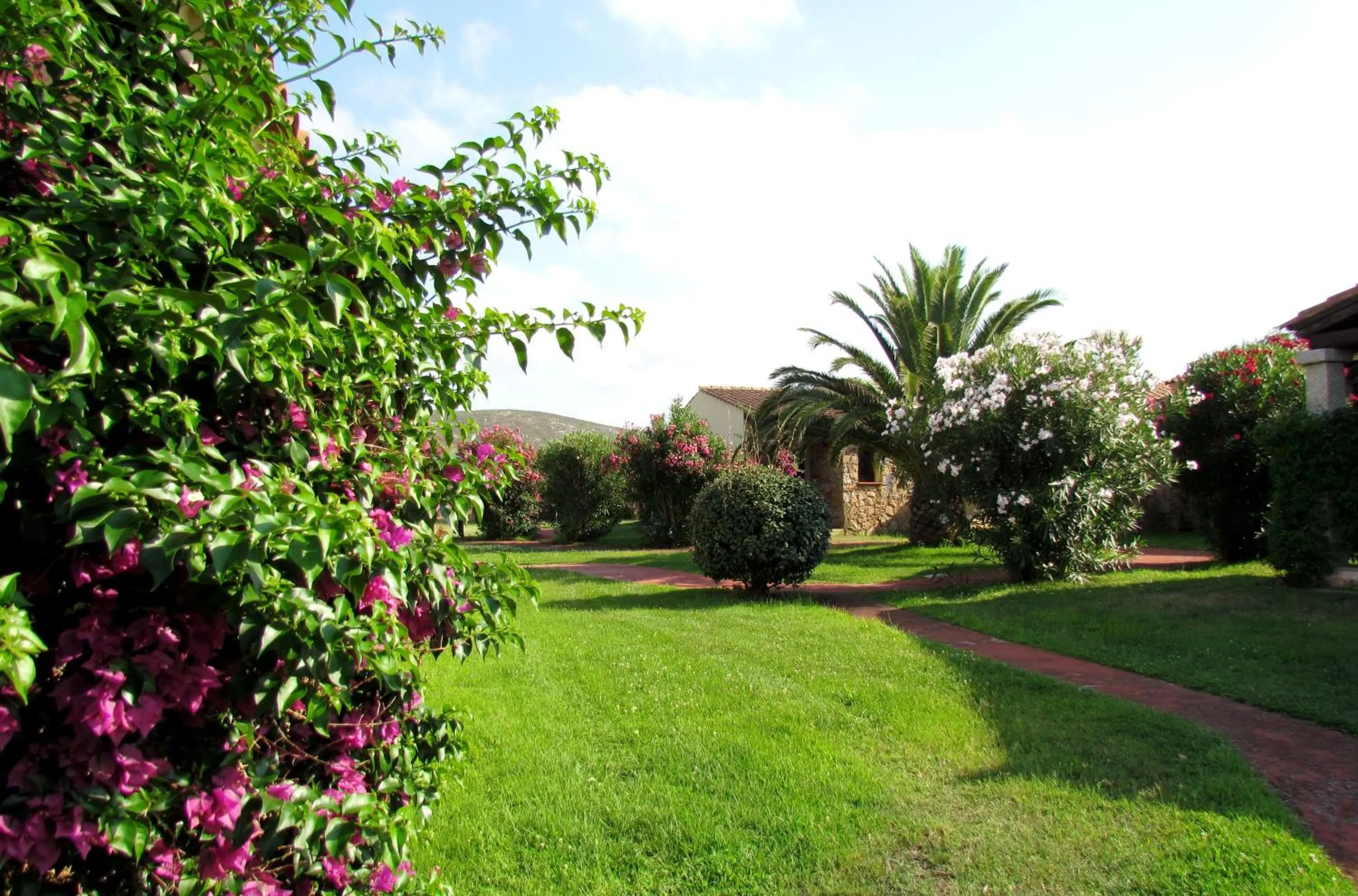 Property building in Li Suari Club Village