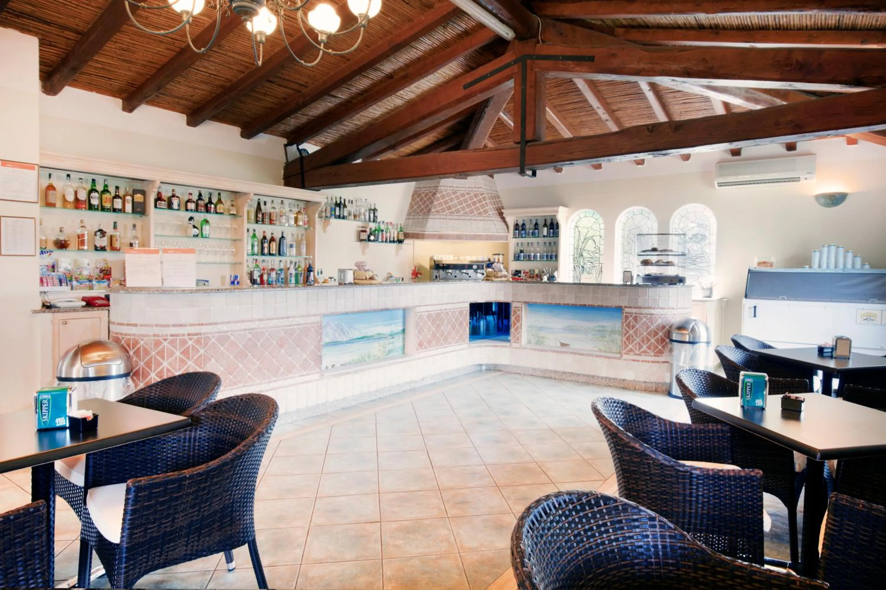 Restaurant/places to eat in Li Suari Club Village