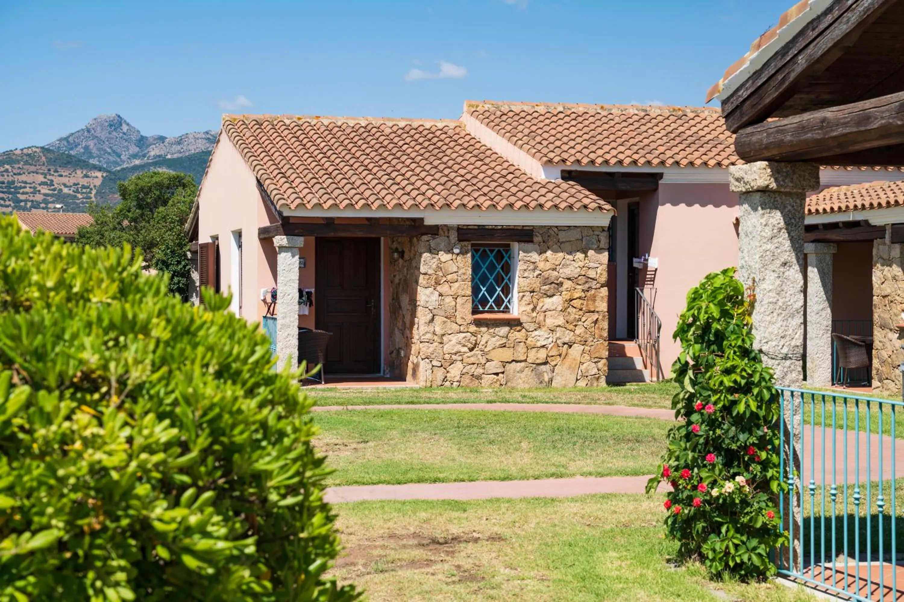 Property building in Li Suari Club Village