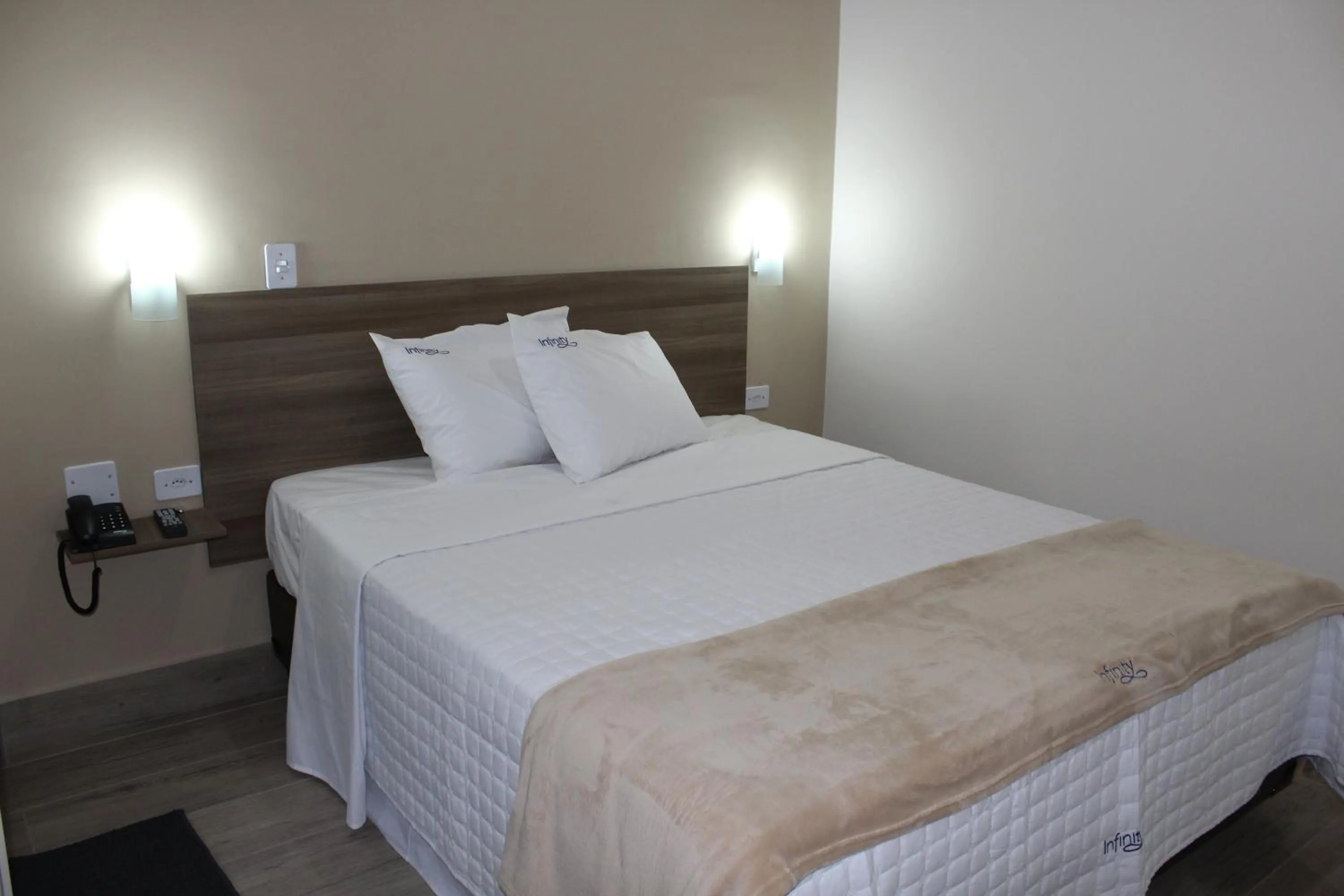 Bedroom, Bed in Hotel Infinity