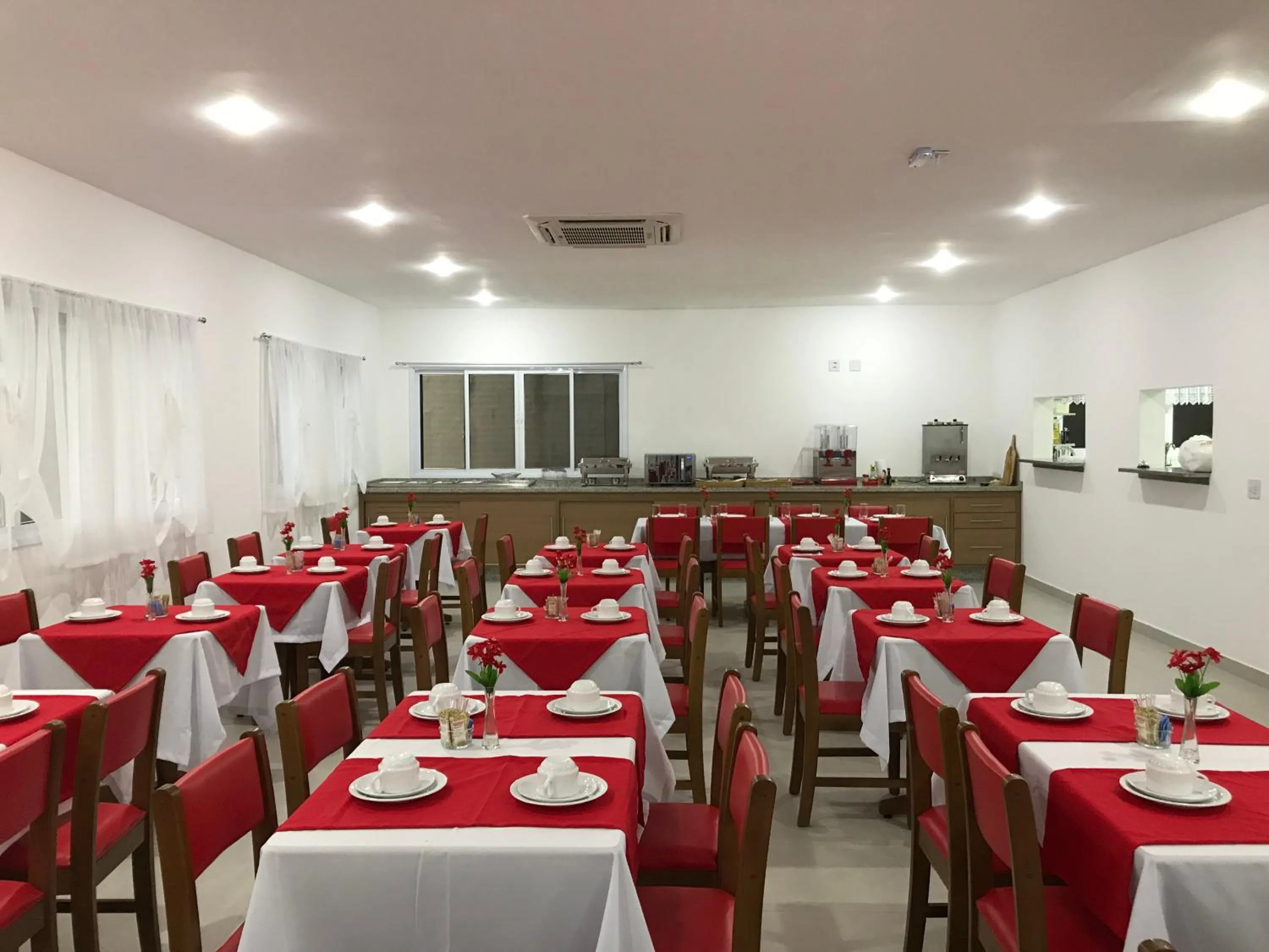 Restaurant/places to eat in Hotel Infinity