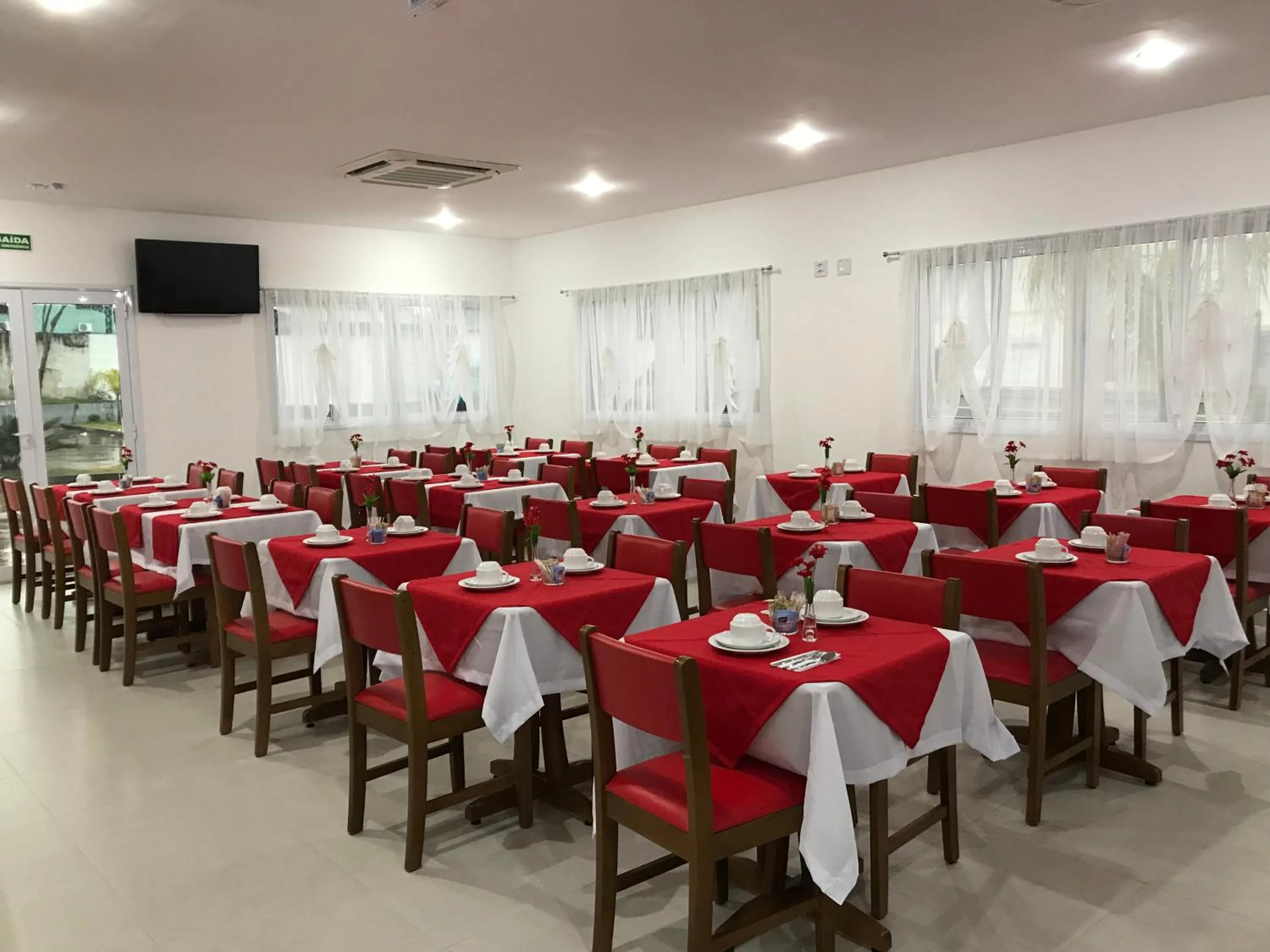 Restaurant/places to eat in Hotel Infinity