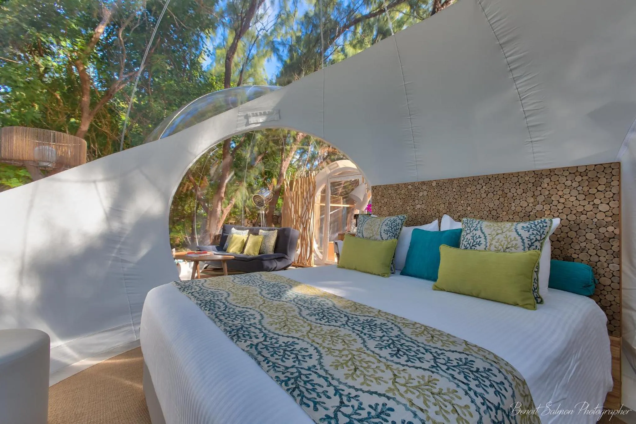 Day, Bed in Bubble Lodge Ile aux Cerfs Island