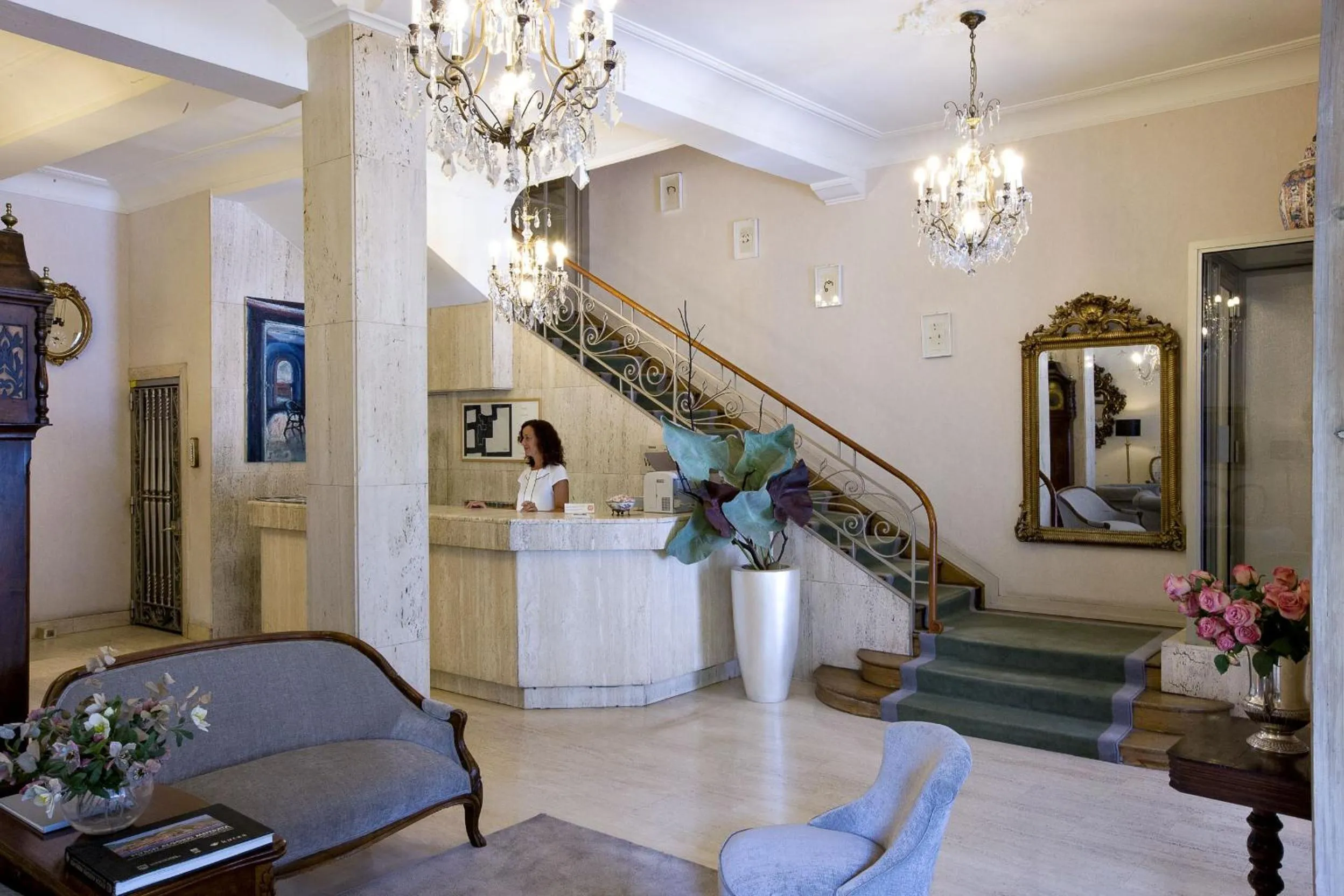 Lobby or reception in Hotel Niza