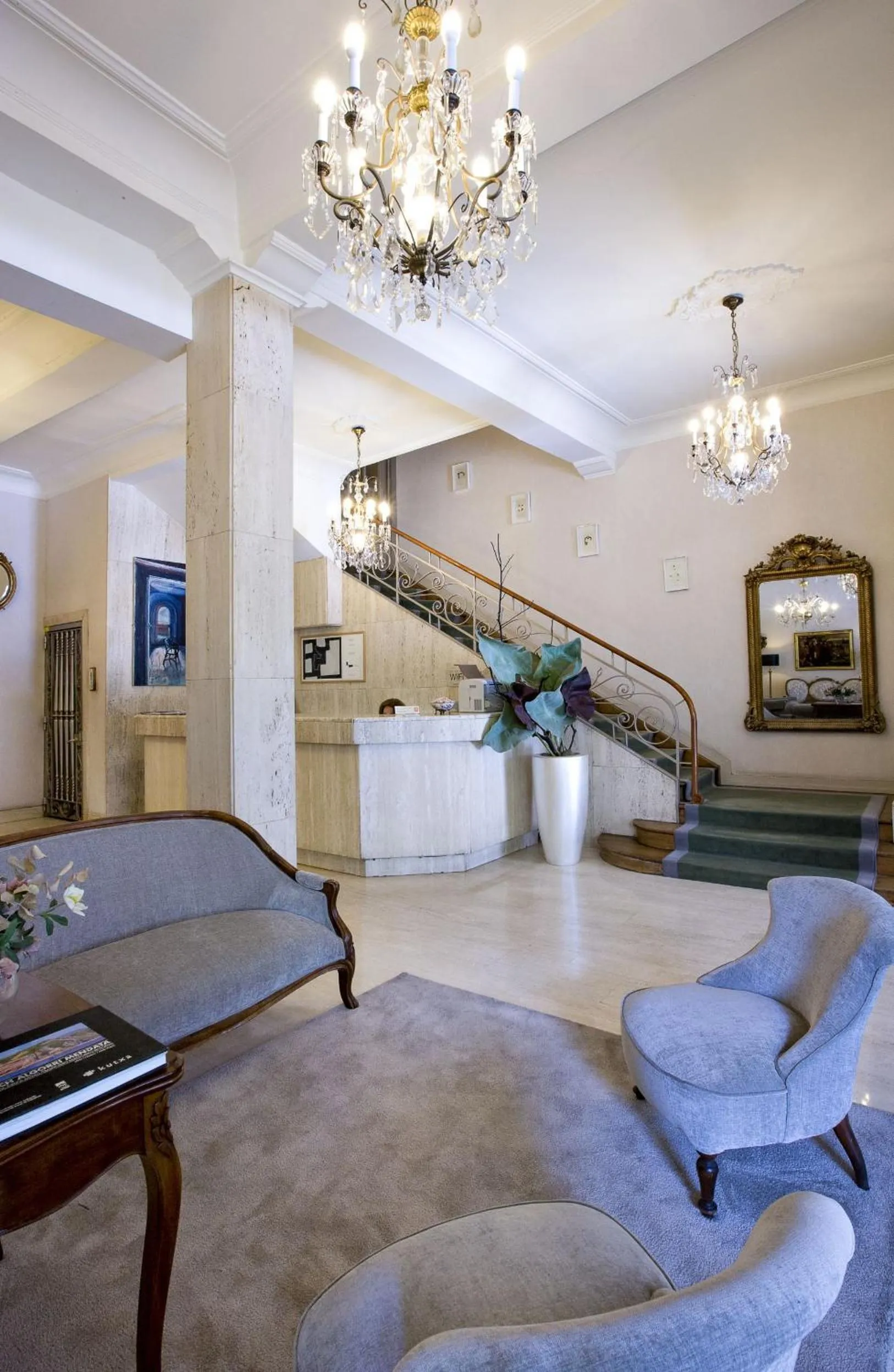 Lobby or reception in Hotel Niza