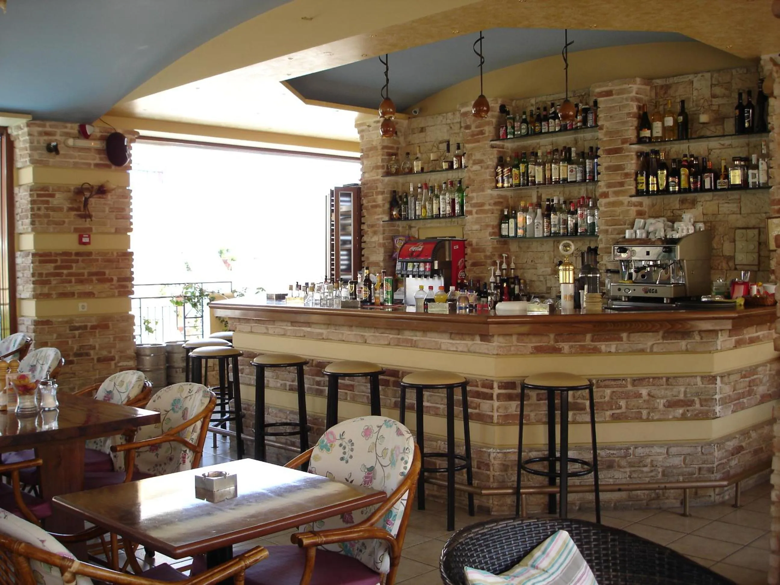 Restaurant/places to eat in Astra Village & Suites