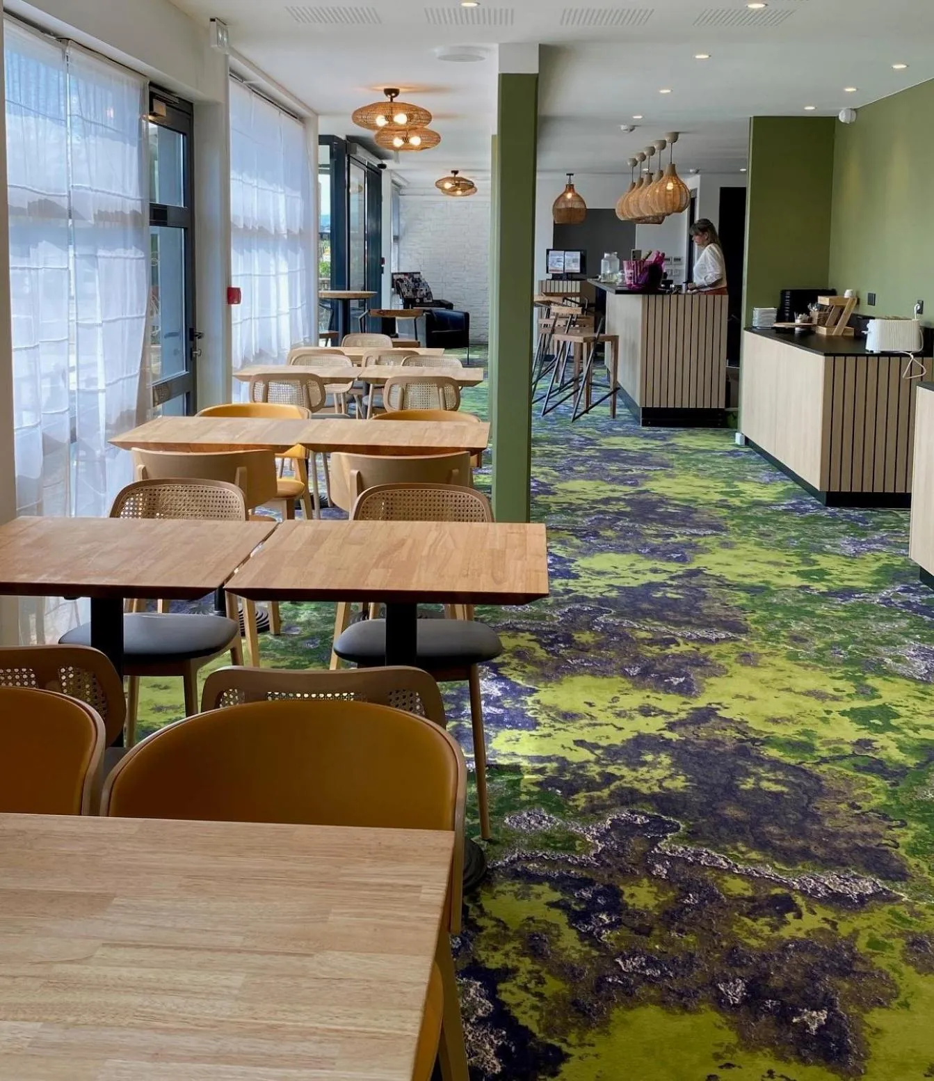 Restaurant/places to eat in Hôtel Pont Rouge , Carcassonne