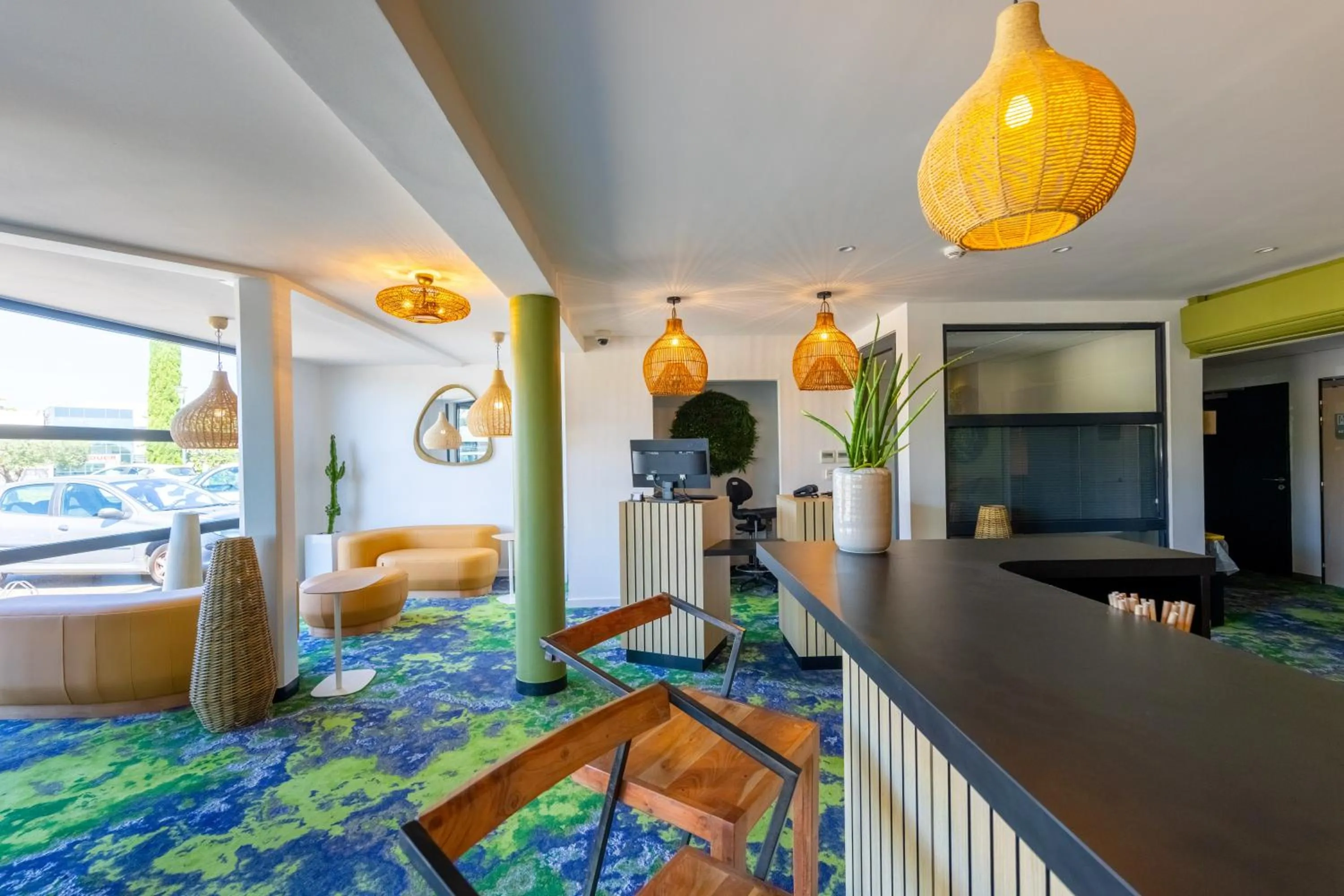 Lobby or reception in Hôtel Pont Rouge , Carcassonne