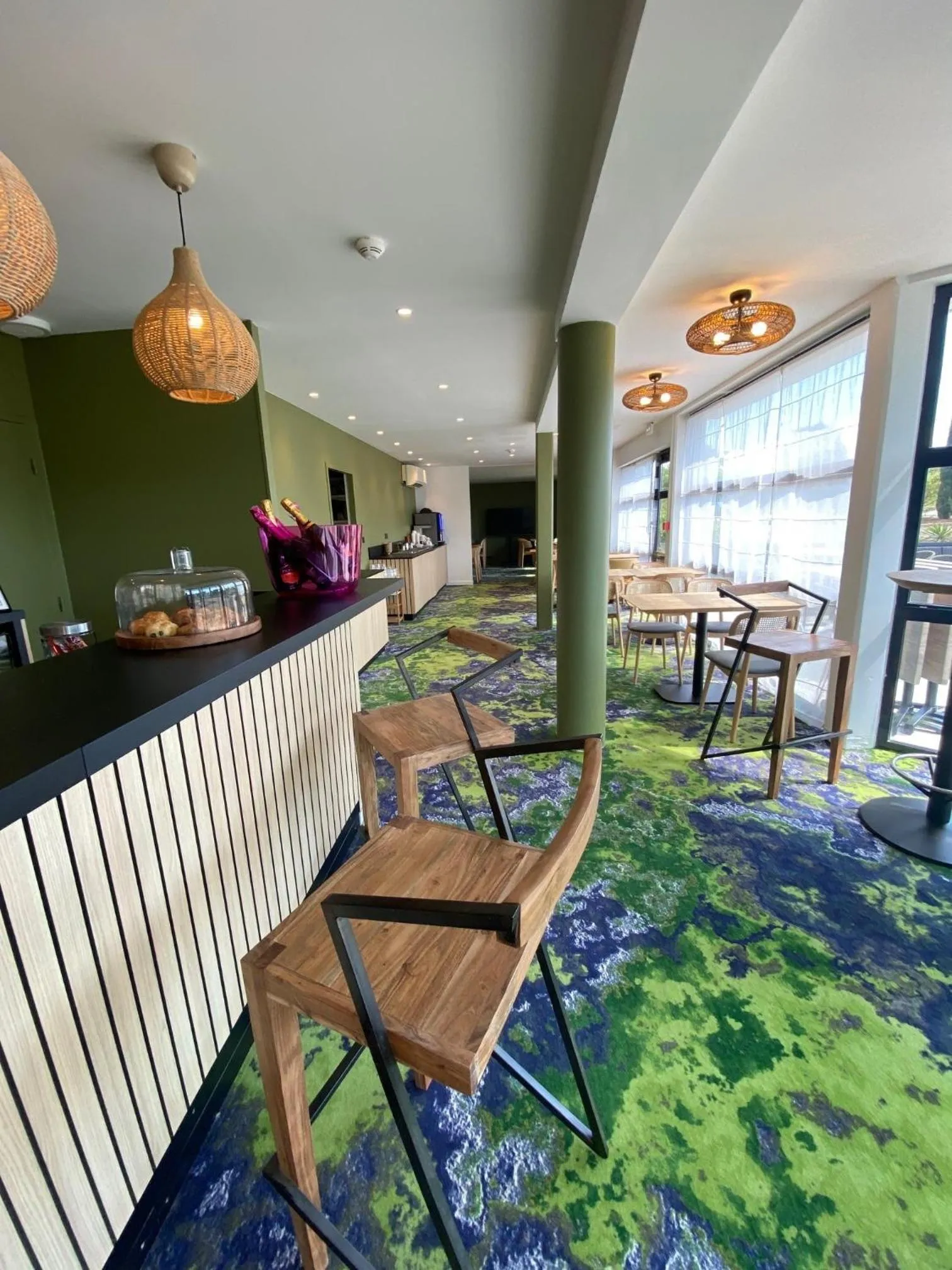 Restaurant/places to eat in Hôtel Pont Rouge , Carcassonne