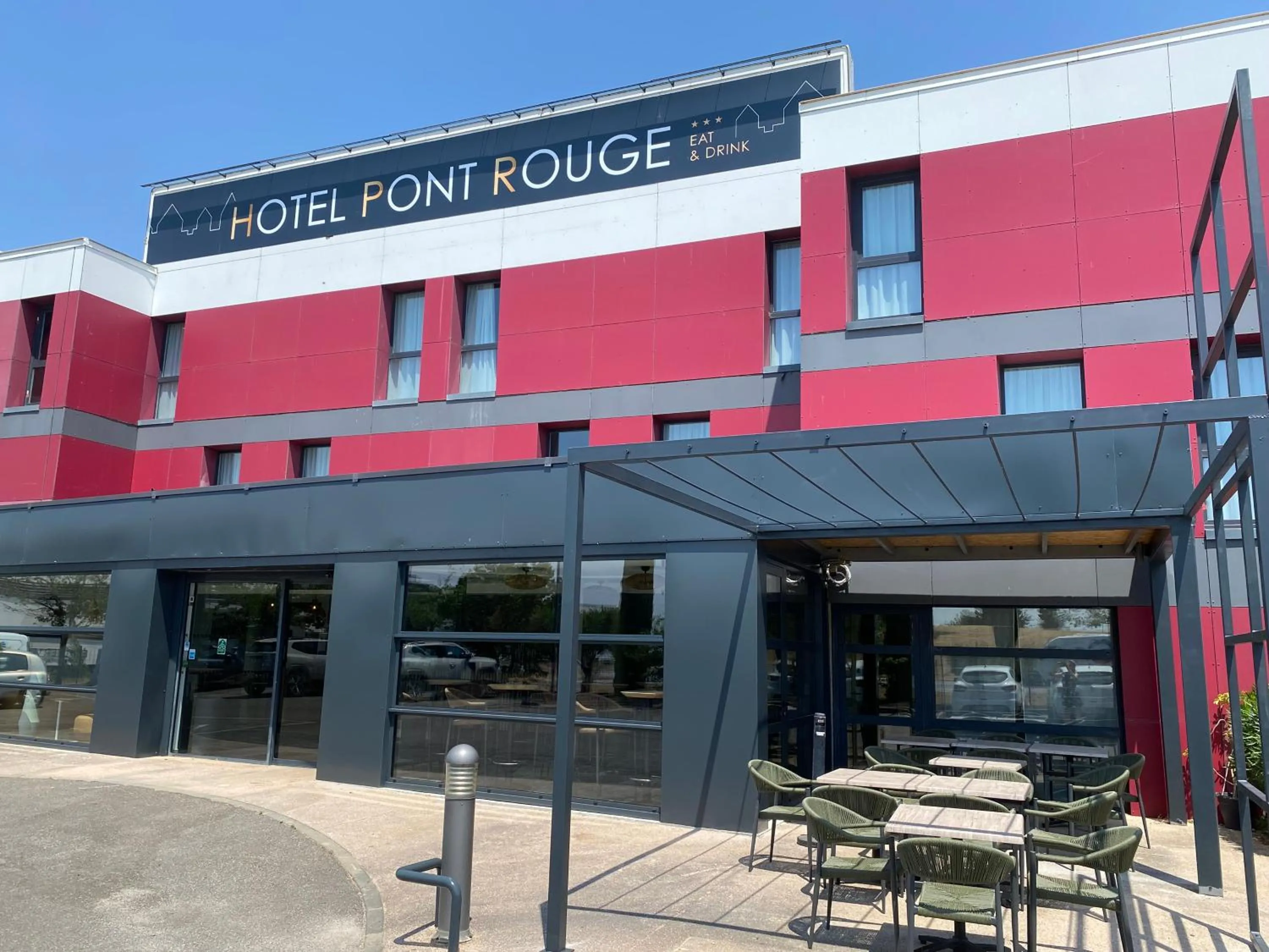 Patio in Hôtel Pont Rouge , Carcassonne