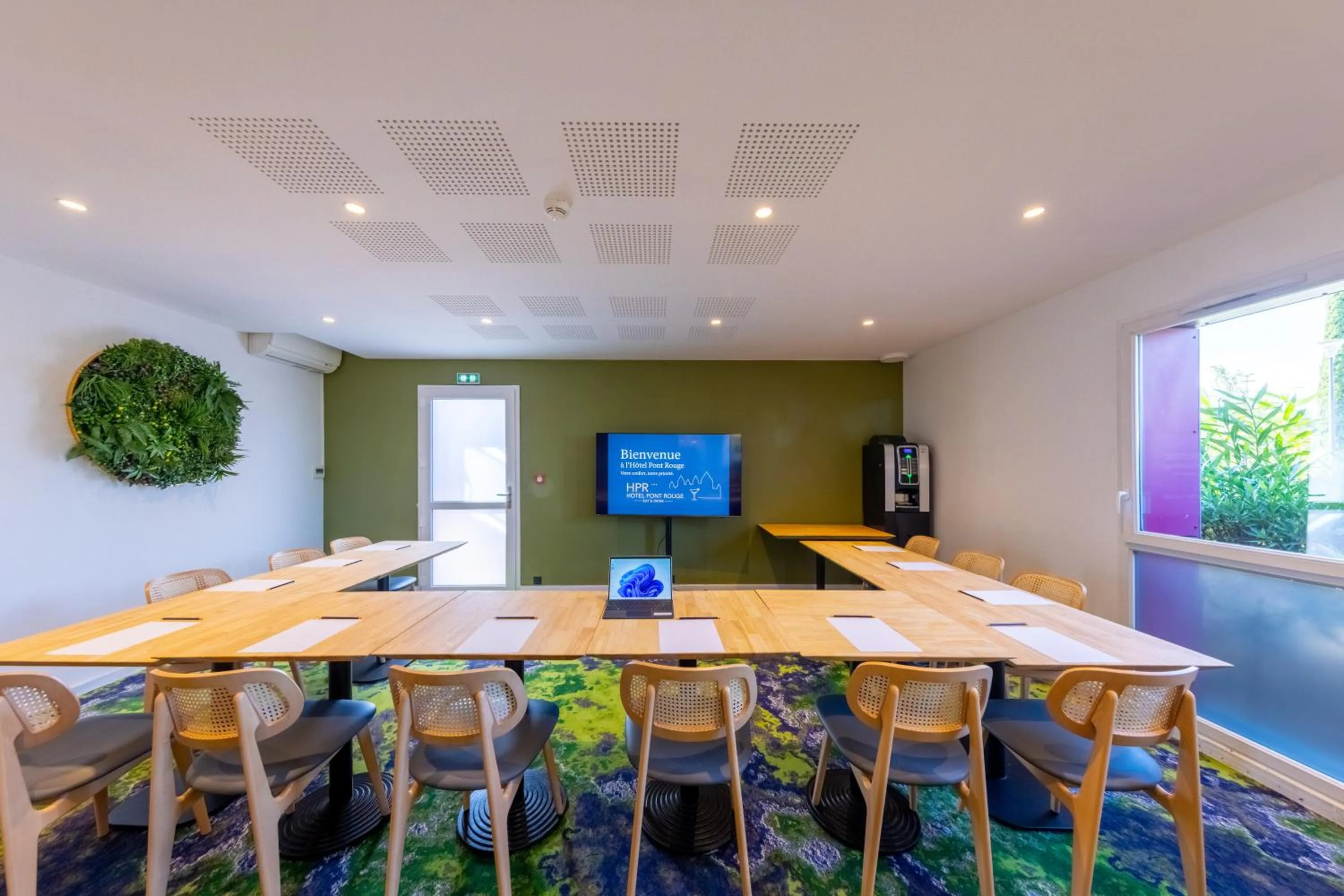 TV and multimedia in Hôtel Pont Rouge , Carcassonne