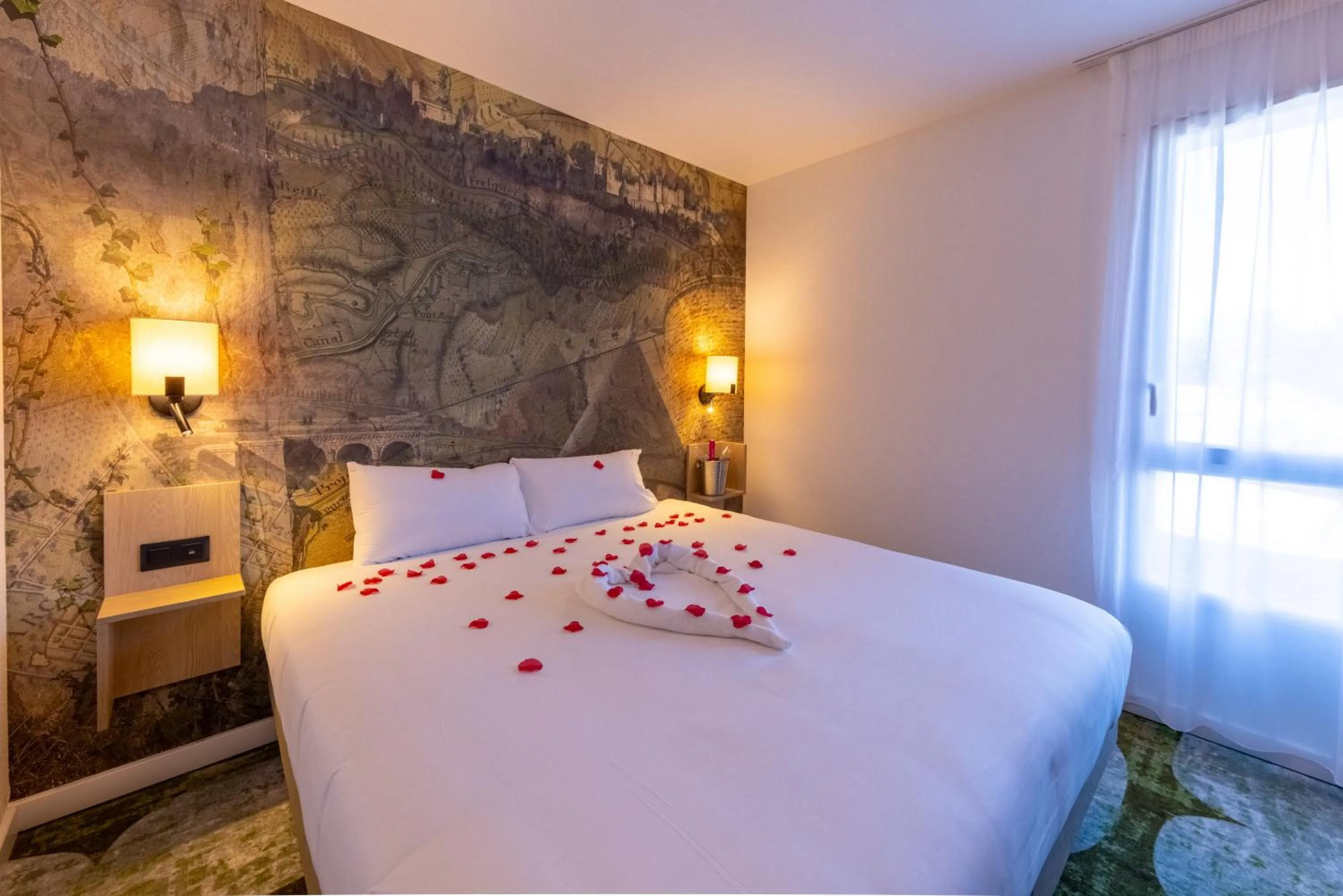 Bed in Hôtel Pont Rouge , Carcassonne