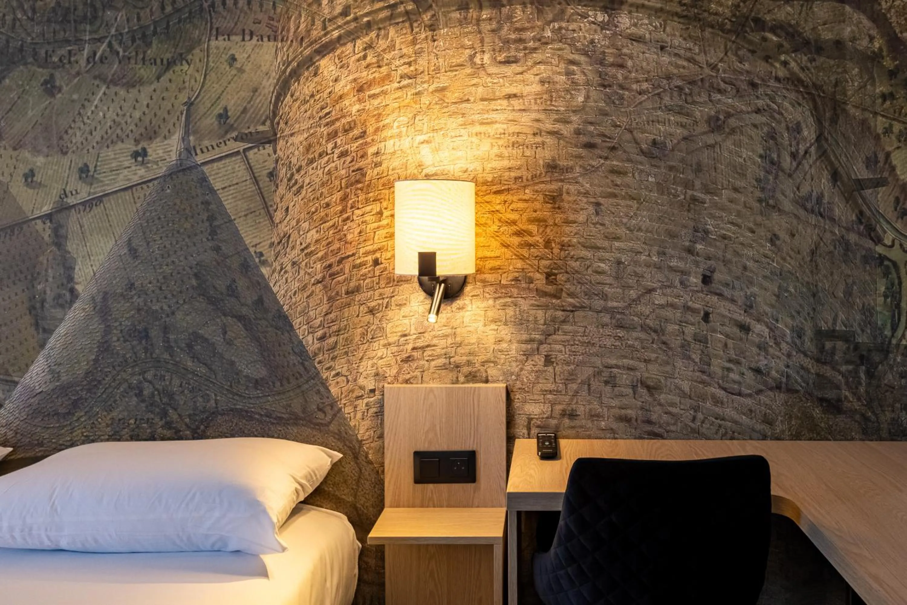 Bed in Hôtel Pont Rouge , Carcassonne