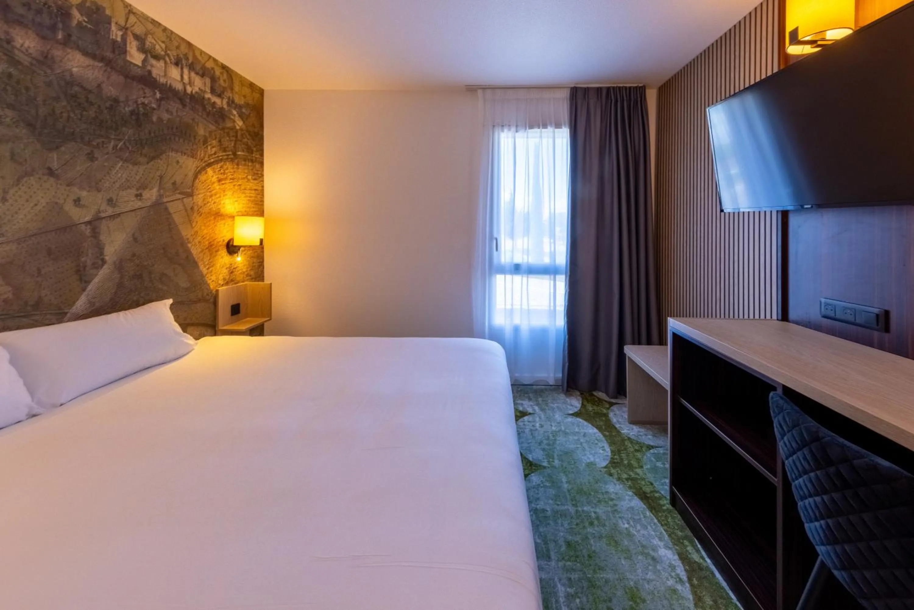 Bed in Hôtel Pont Rouge , Carcassonne