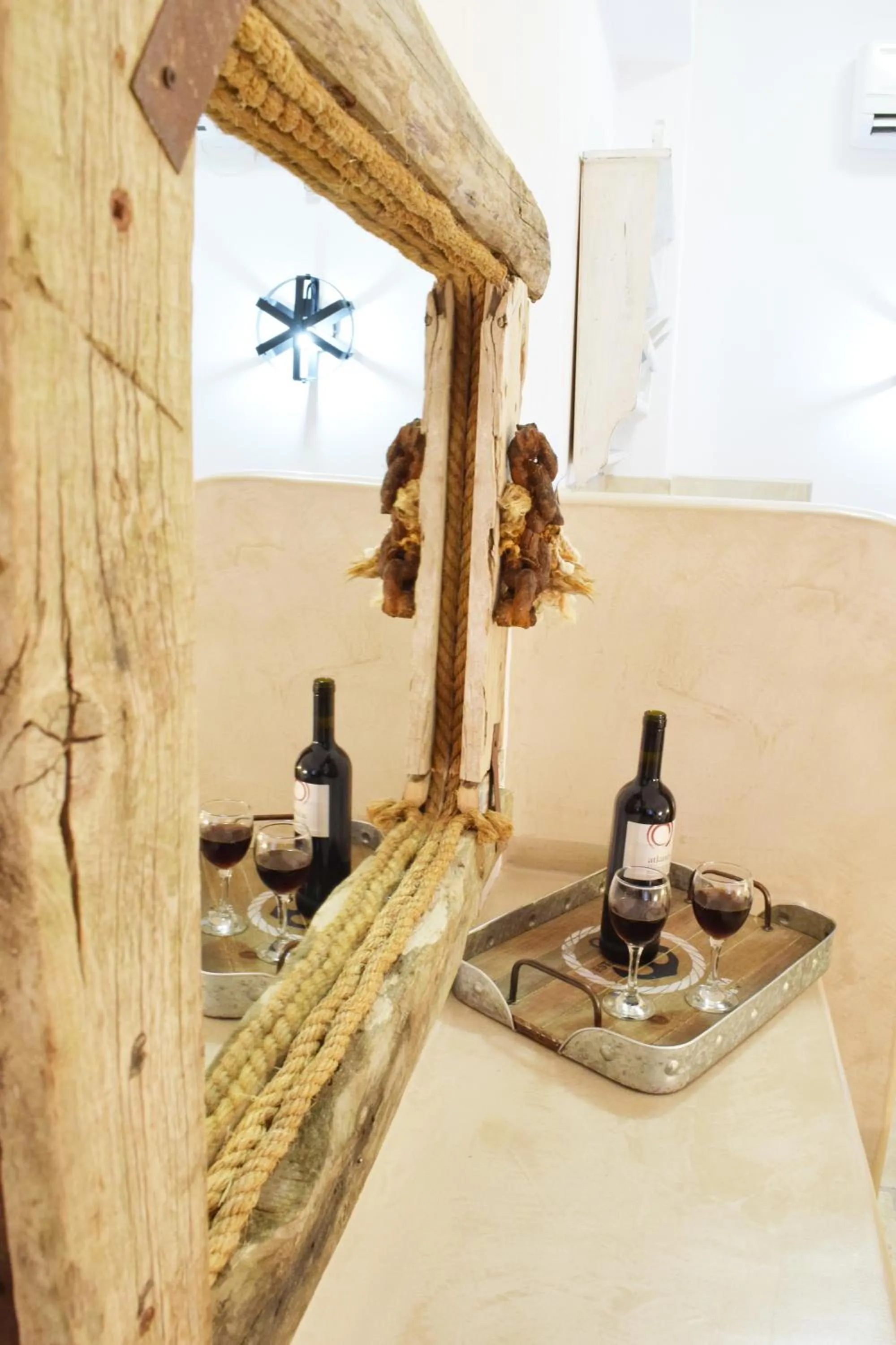 Decorative detail in Santorini Mesotopos