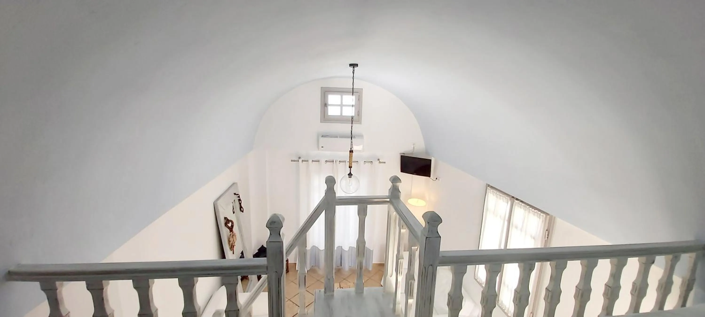 Bed in Santorini Mesotopos