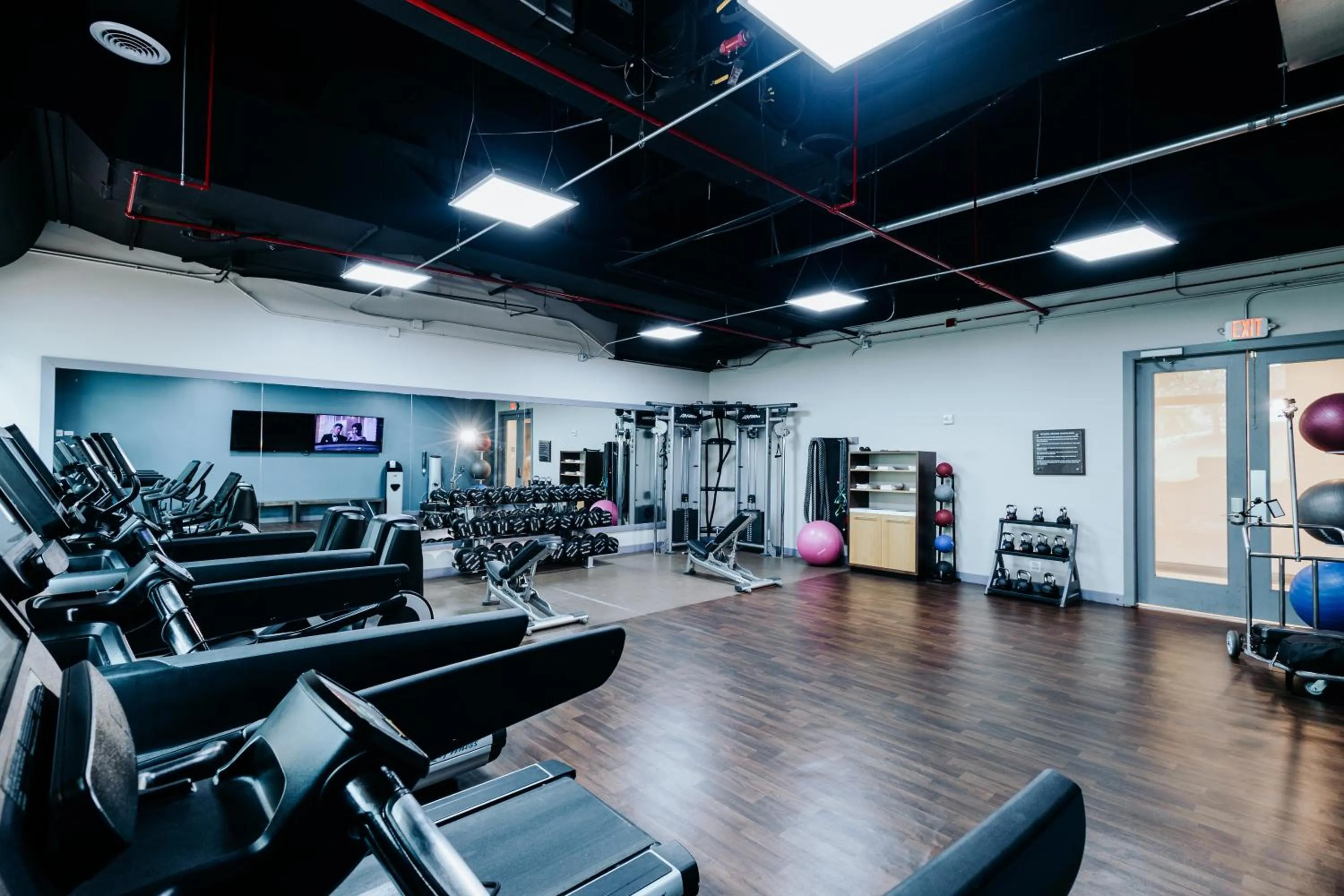 Fitness centre/facilities in DoubleTree Suites by Hilton Hotel & Conference Center Chicago-Downers Grove