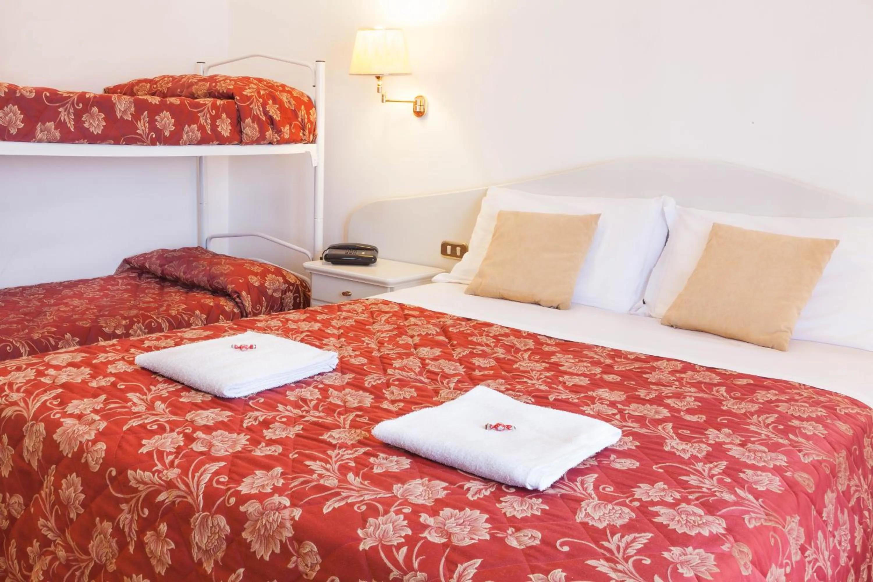 Bed in Hotel Le Rotonde