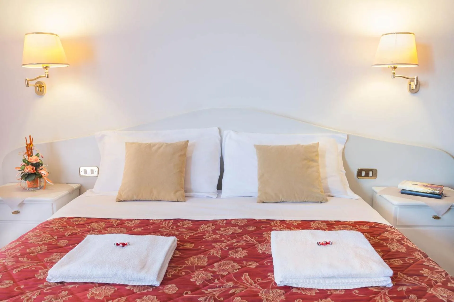 Garden view, Bed in Hotel Le Rotonde