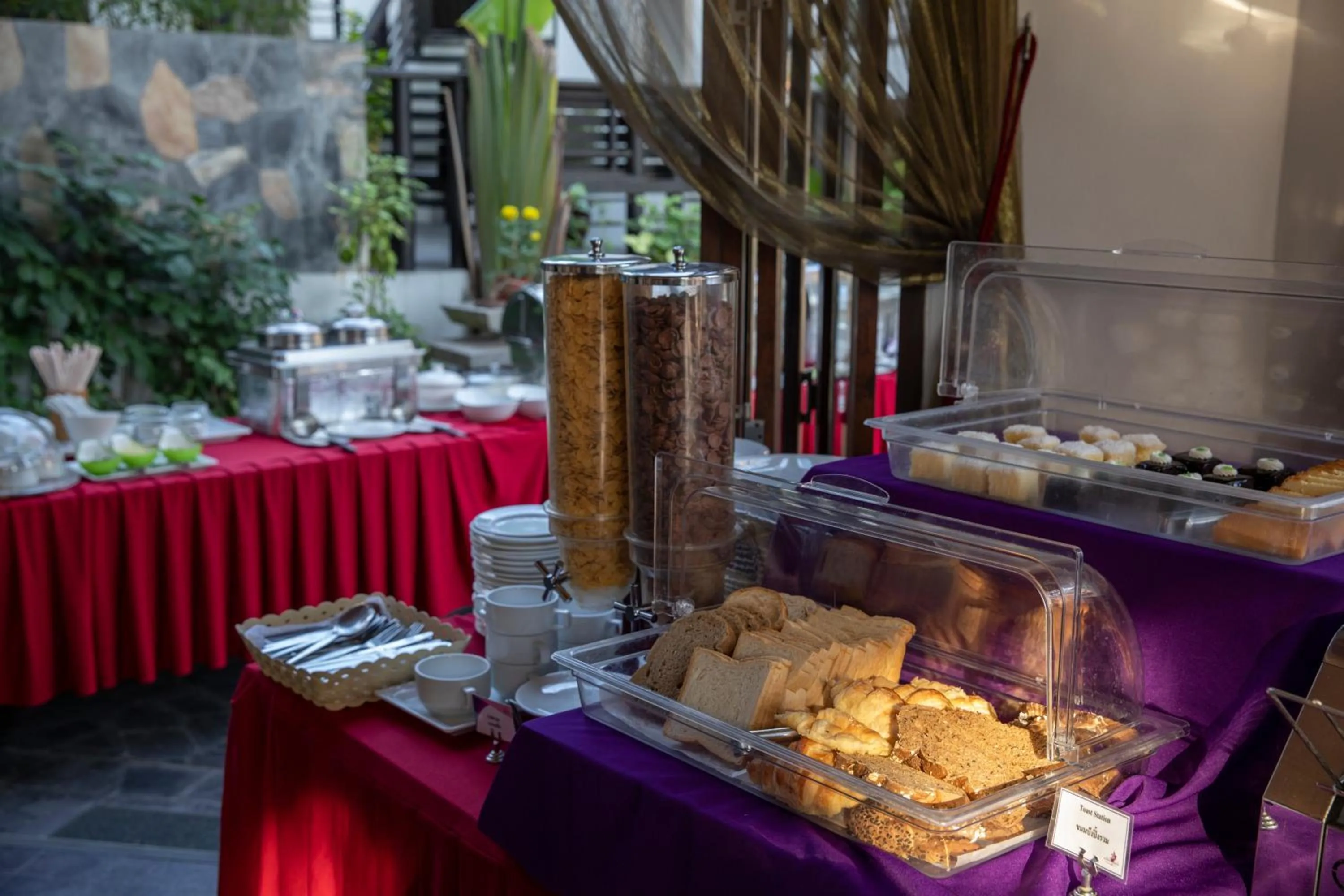 Food in Samed Pavilion Resort