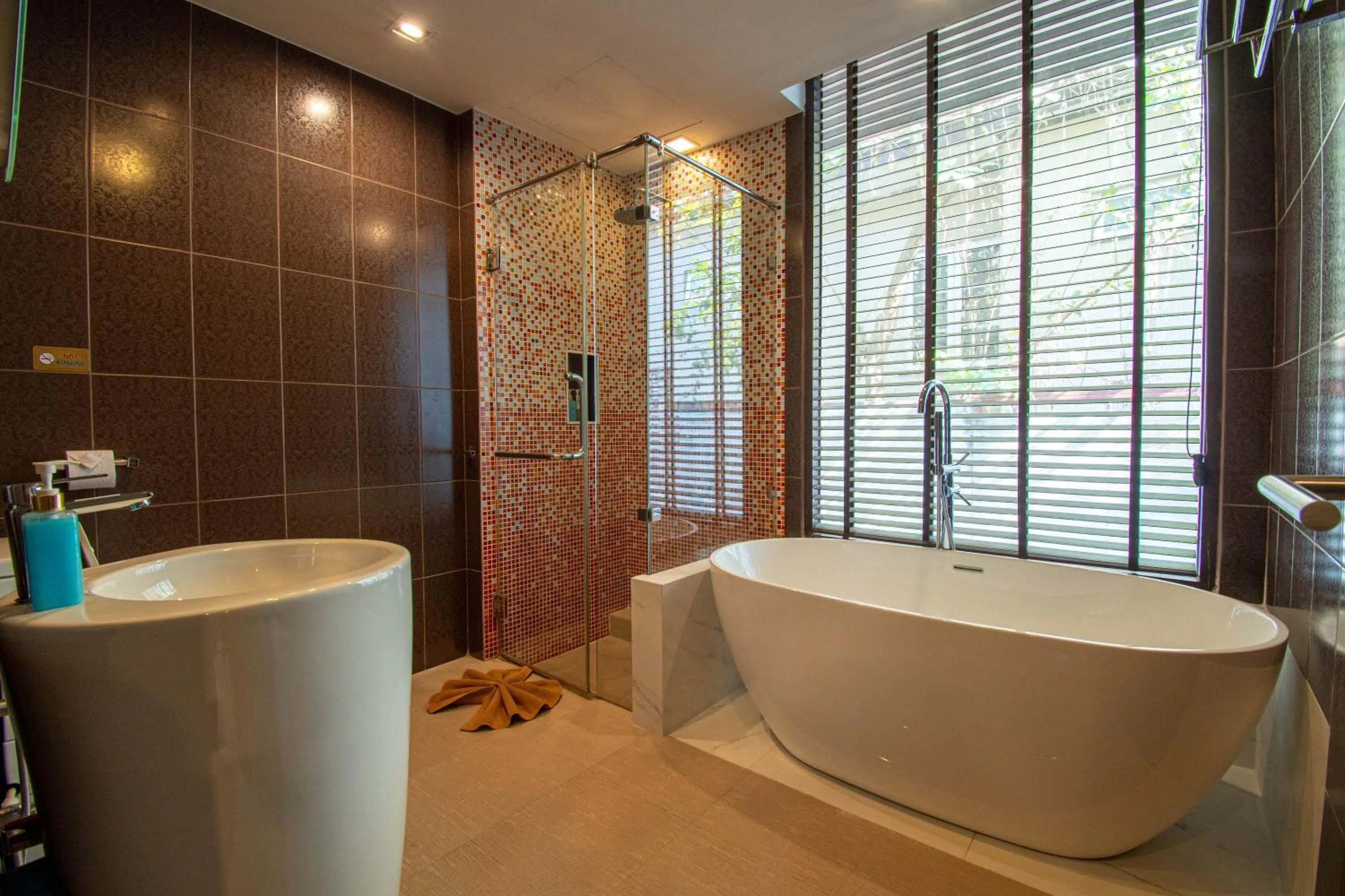 Bathroom in Samed Pavilion Resort