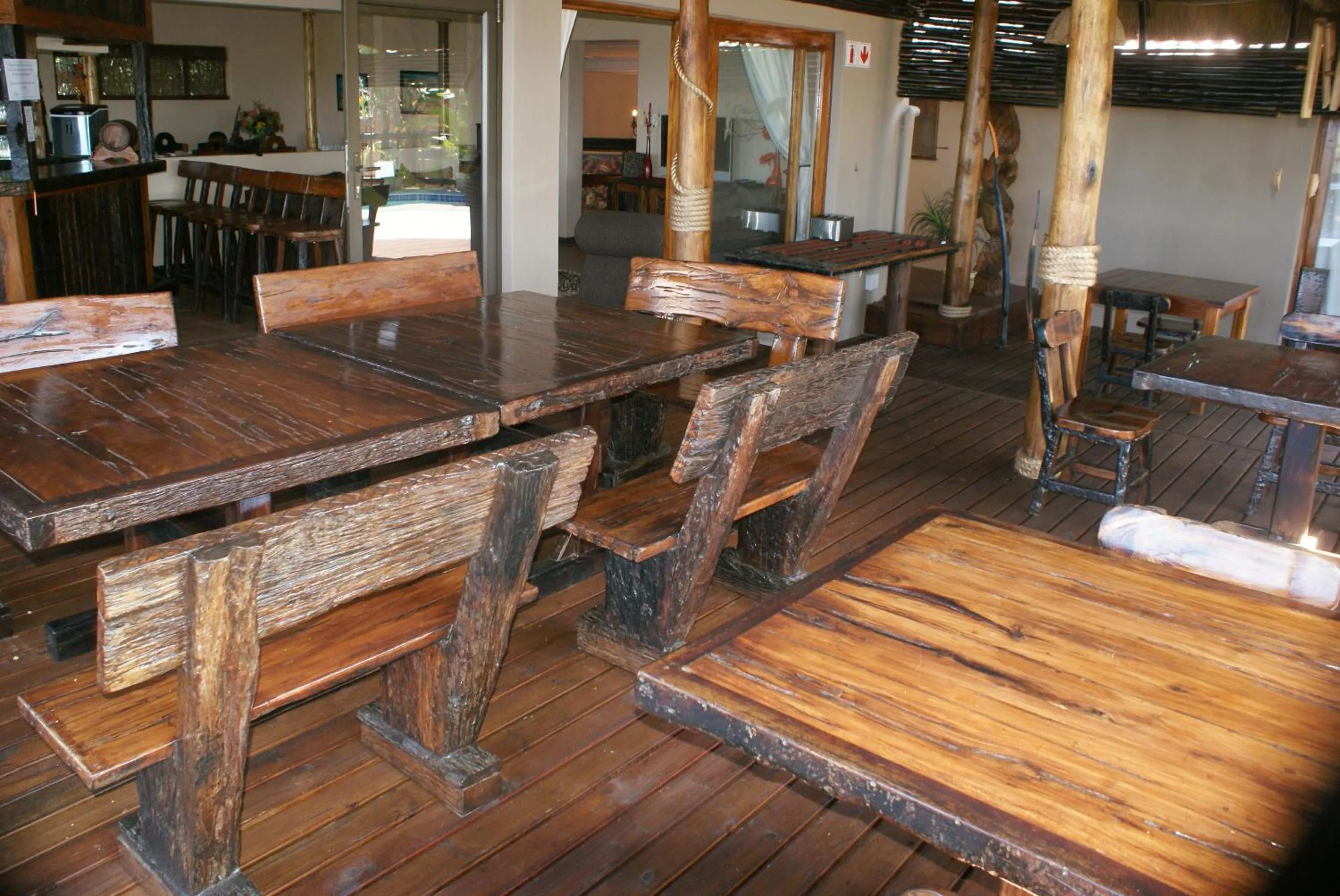 Lounge or bar in Ndiza Lodge and Cabanas