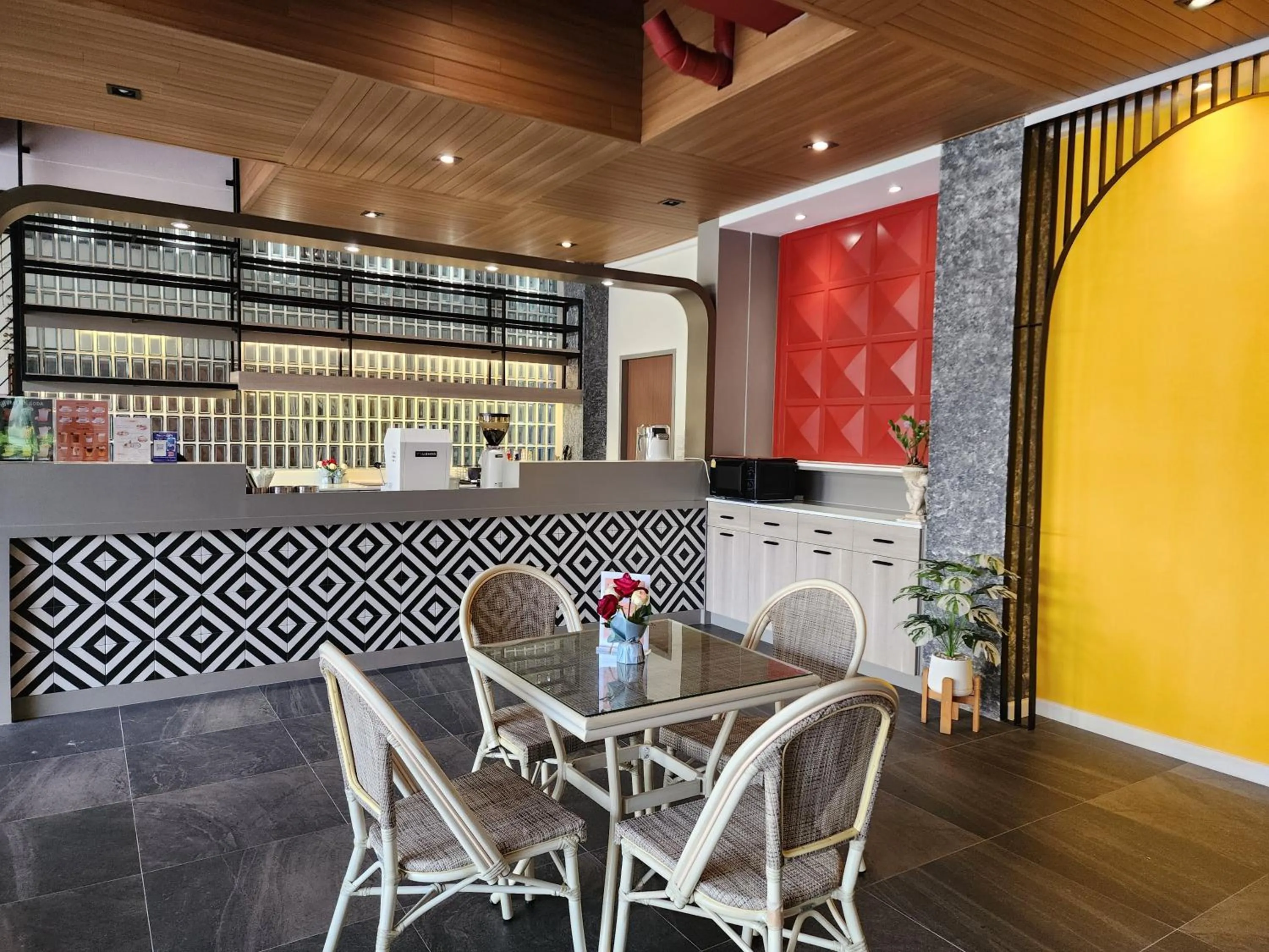 Restaurant/places to eat in Penpark Place