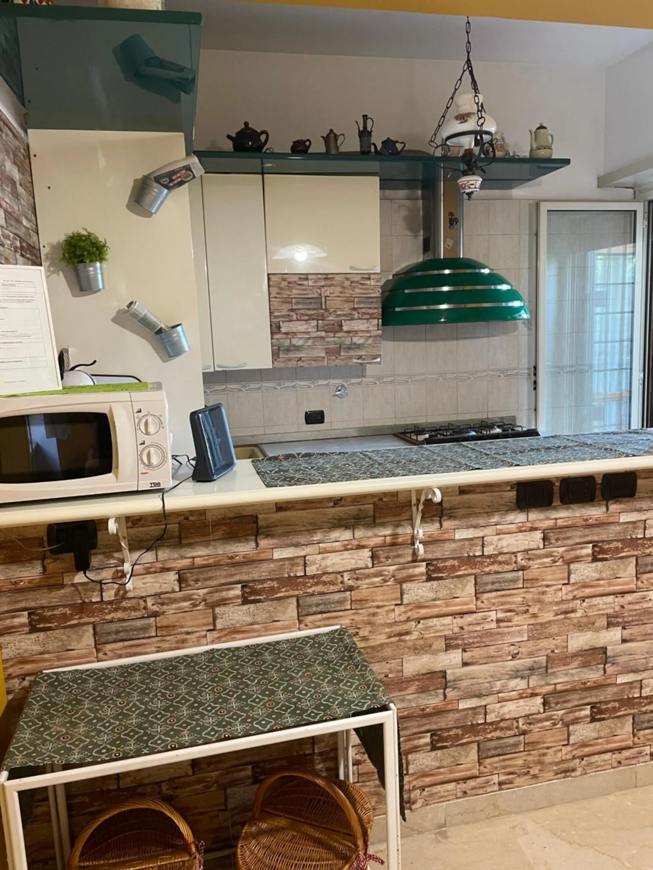 Communal kitchen in B&B "Feelgood"