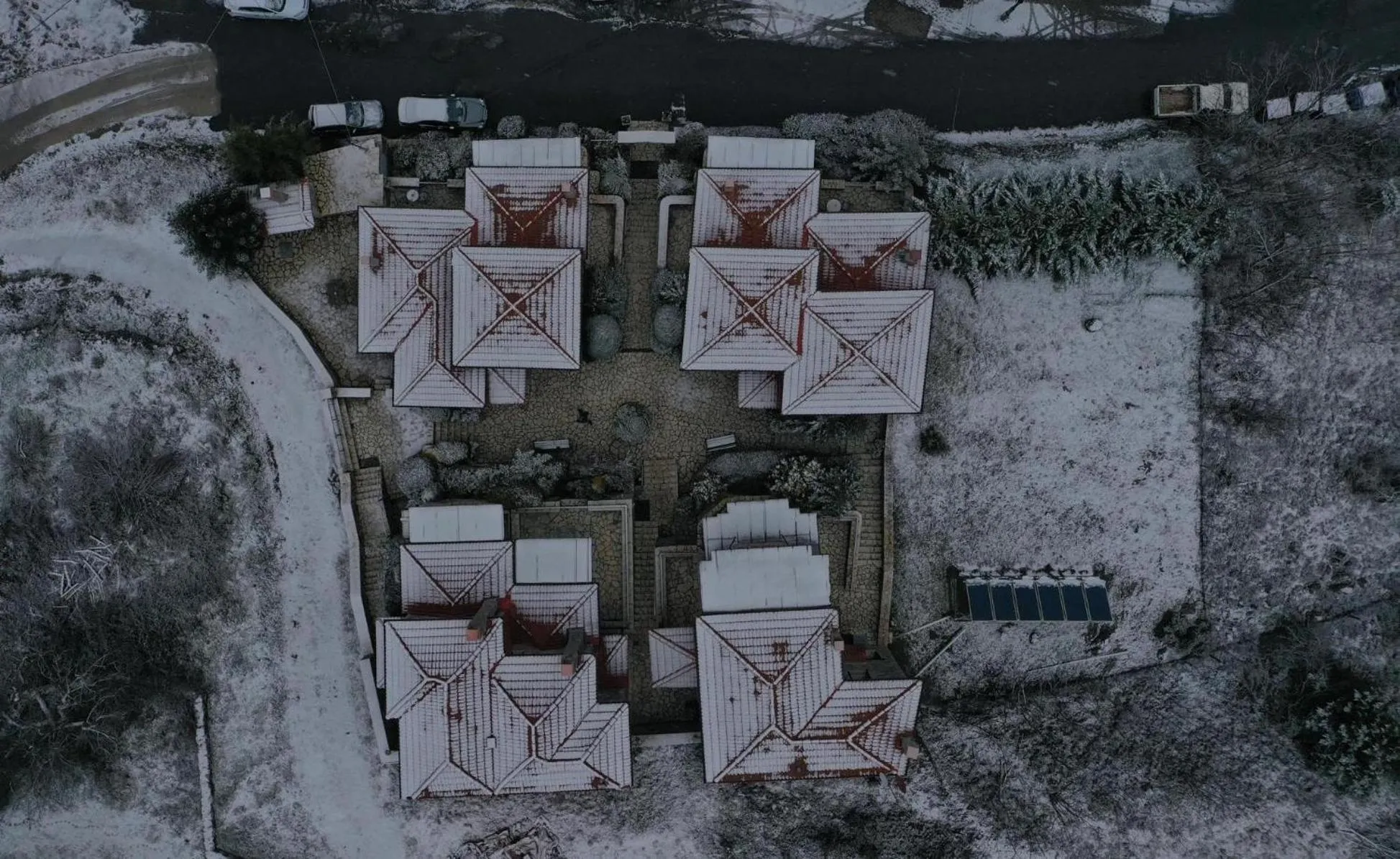 Property building in Ostra Menalon Luxury Suites