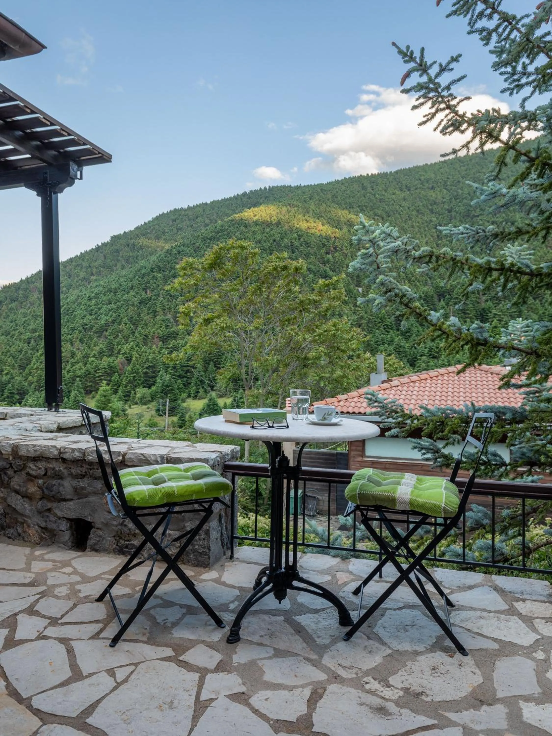 Patio in Ostra Menalon Luxury Suites