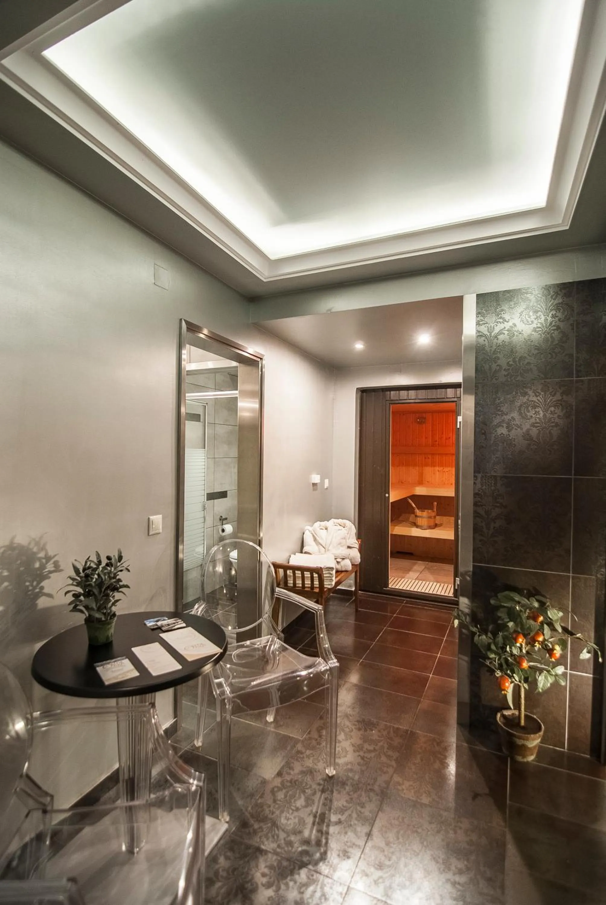 Sauna in Ostra Menalon Luxury Suites