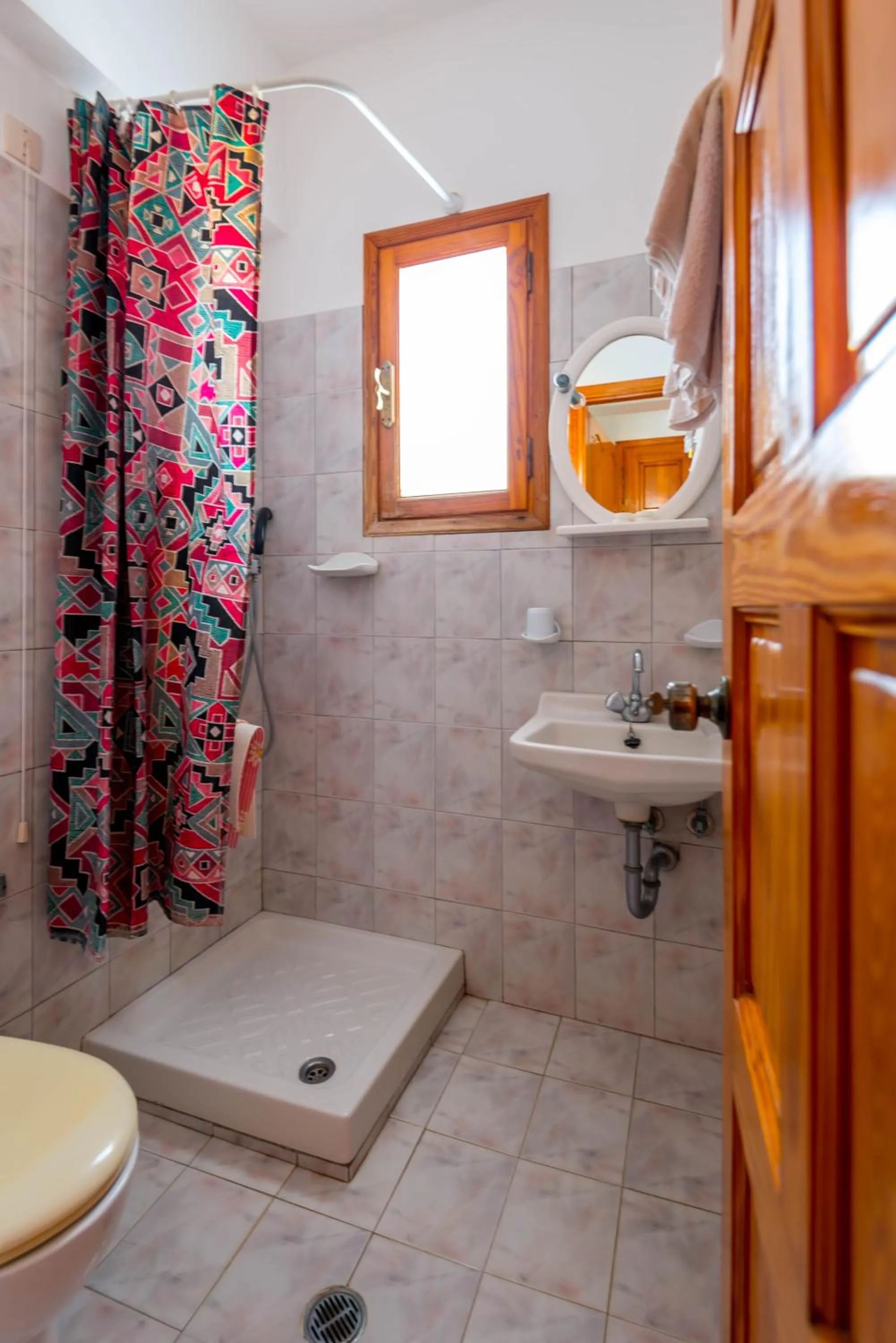 Bathroom in Balaskas Hotel