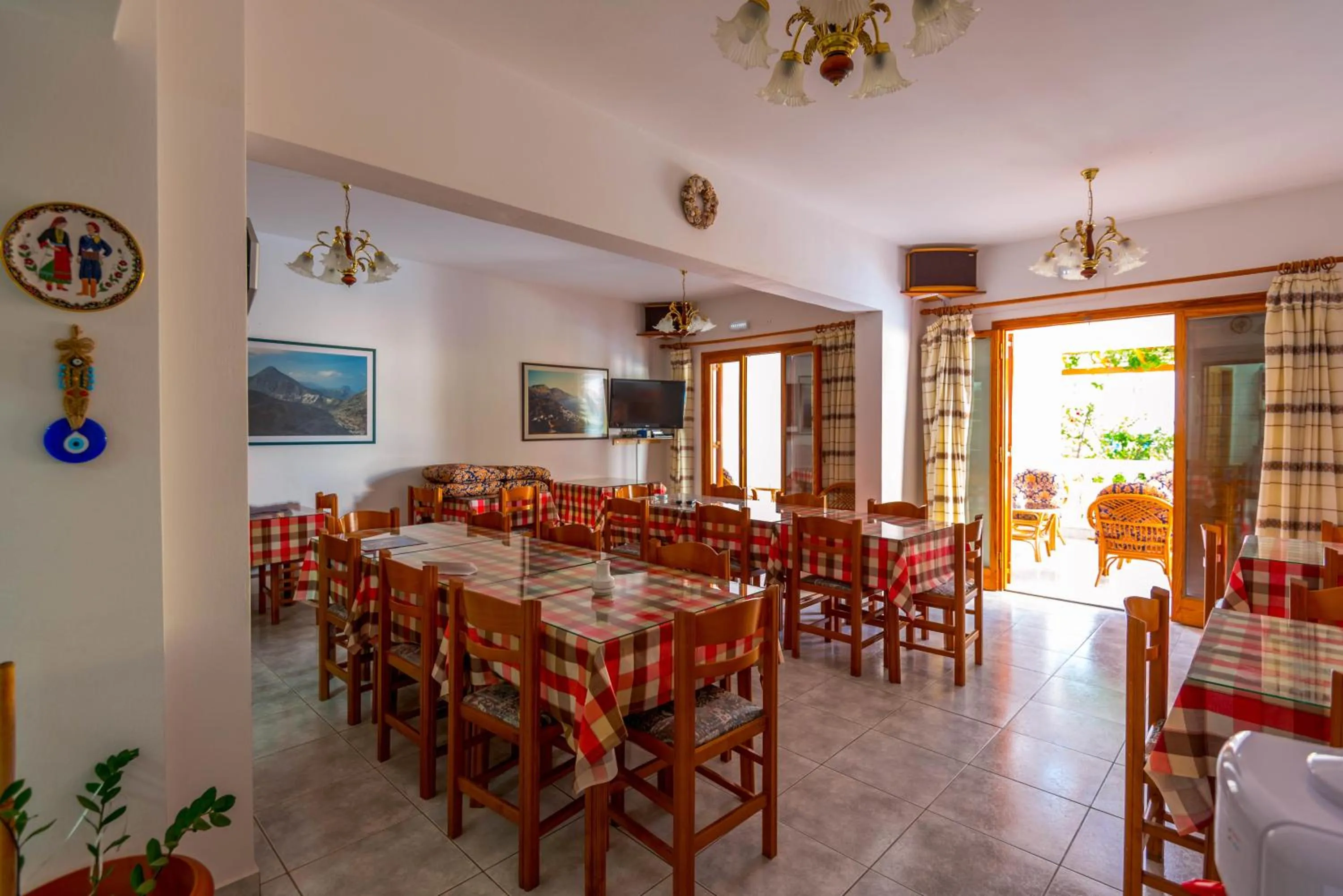 Restaurant/places to eat in Balaskas Hotel