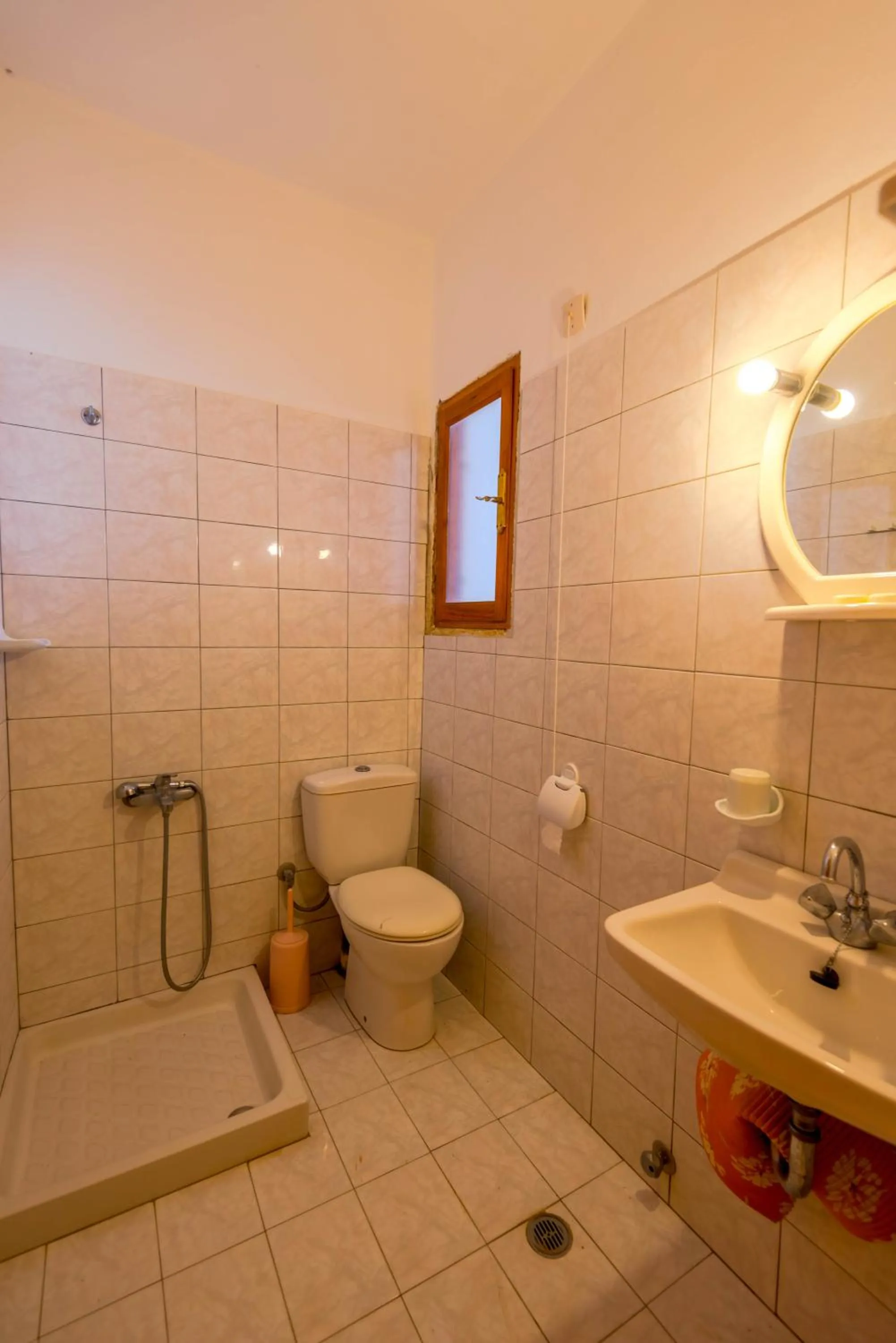 Bathroom in Balaskas Hotel