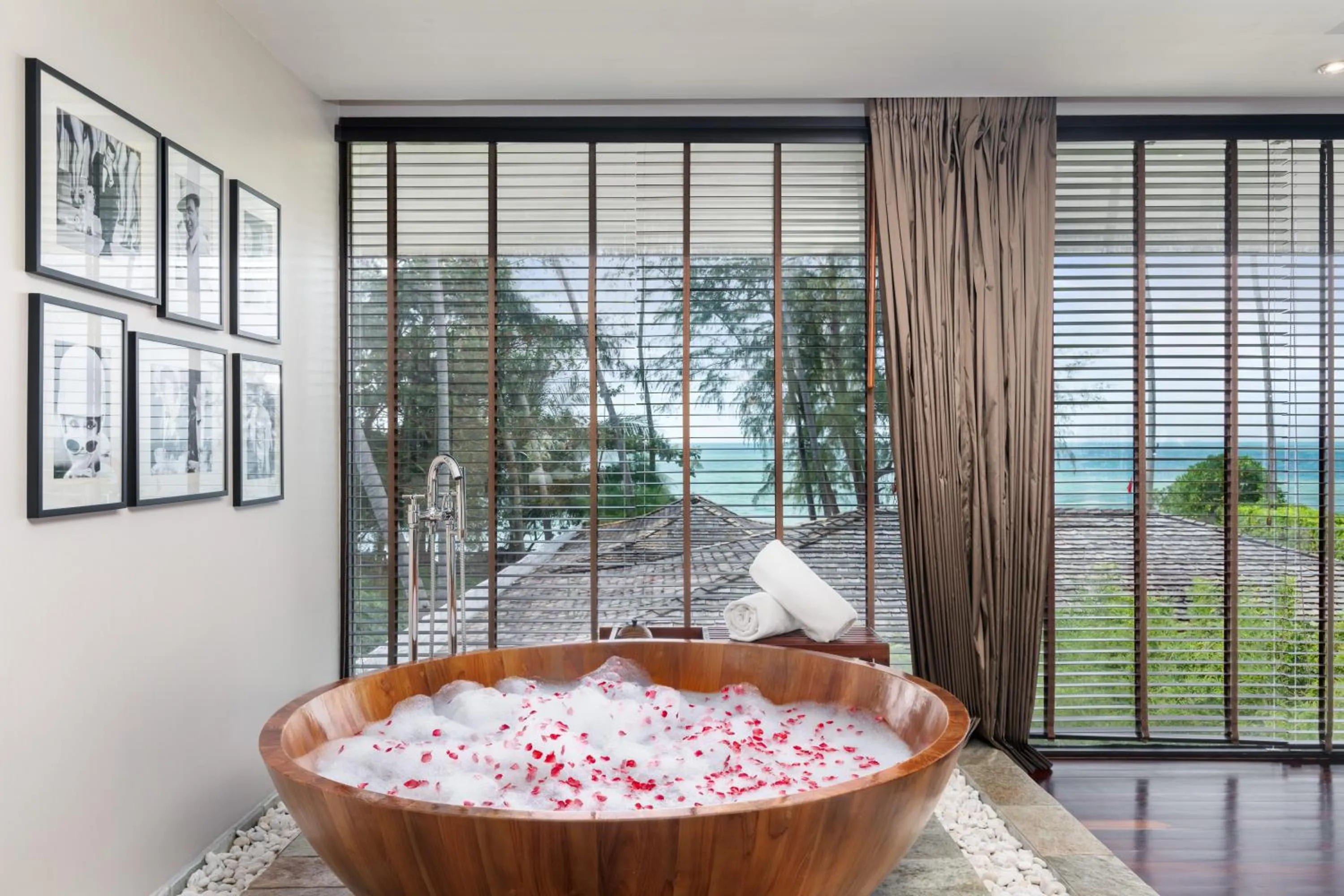 Bath in Nikki Beach Resort & Spa Koh Samui