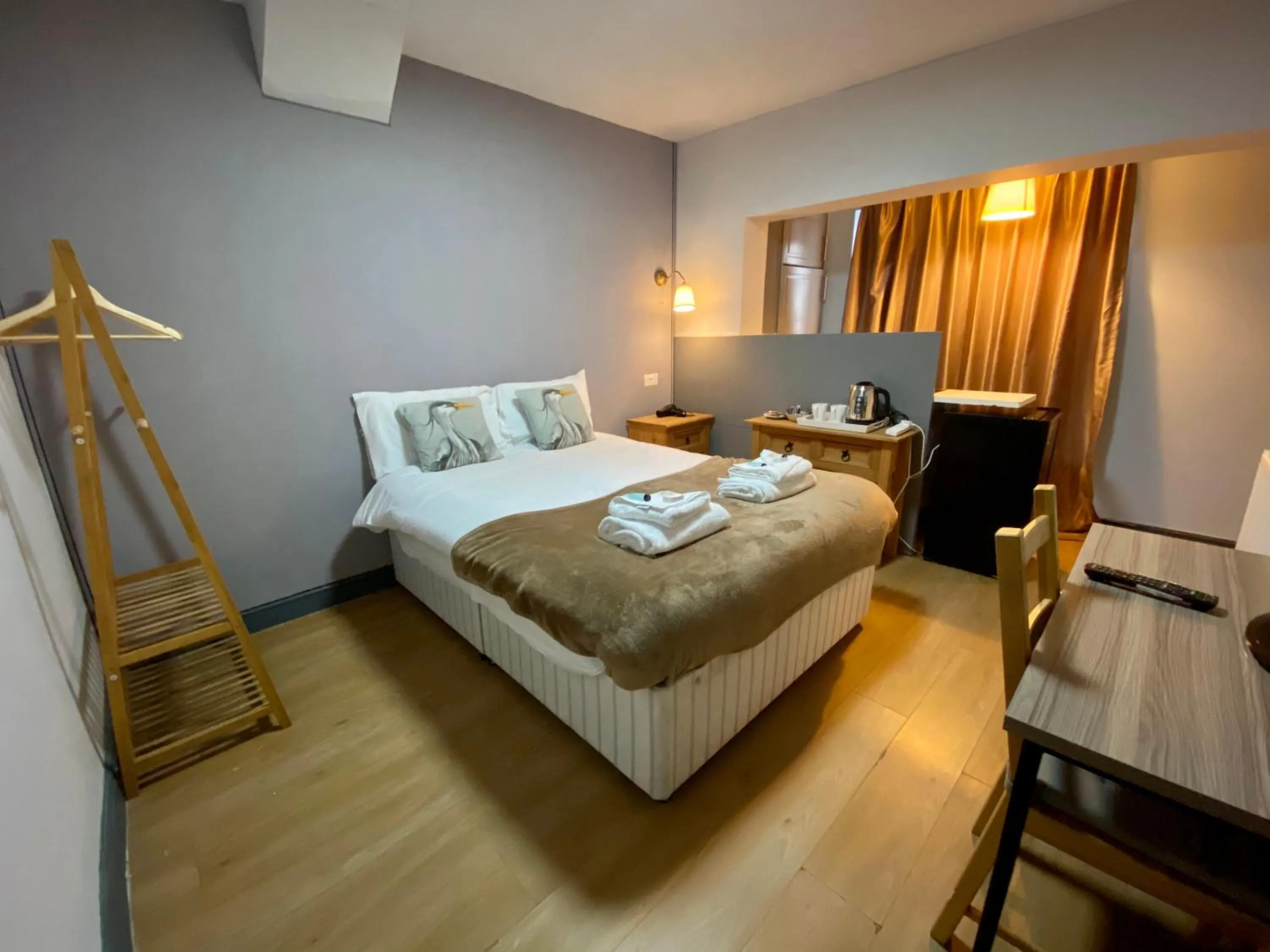 Bed in Hollybush Guest House