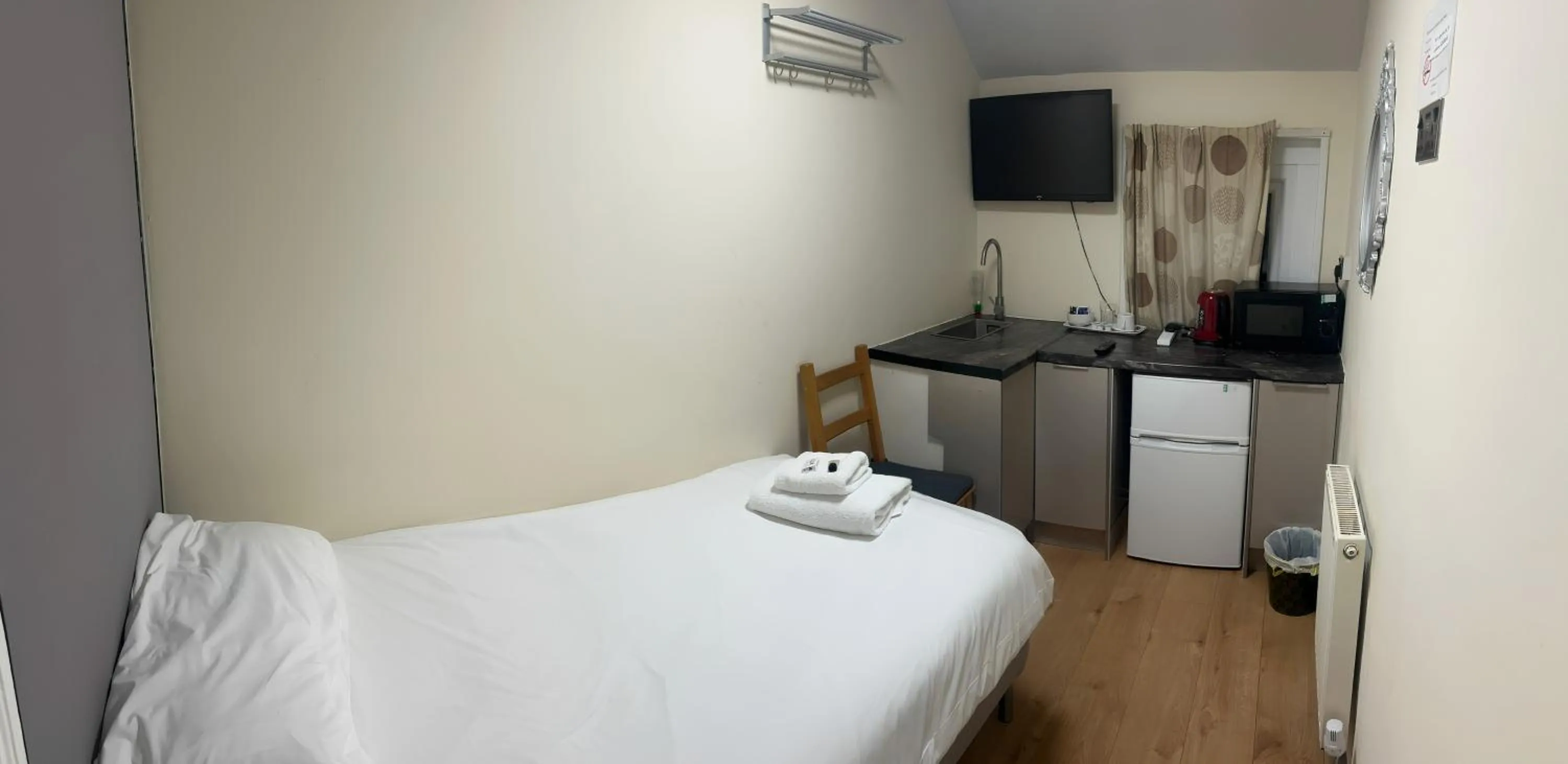 Bed in Hollybush Guest House