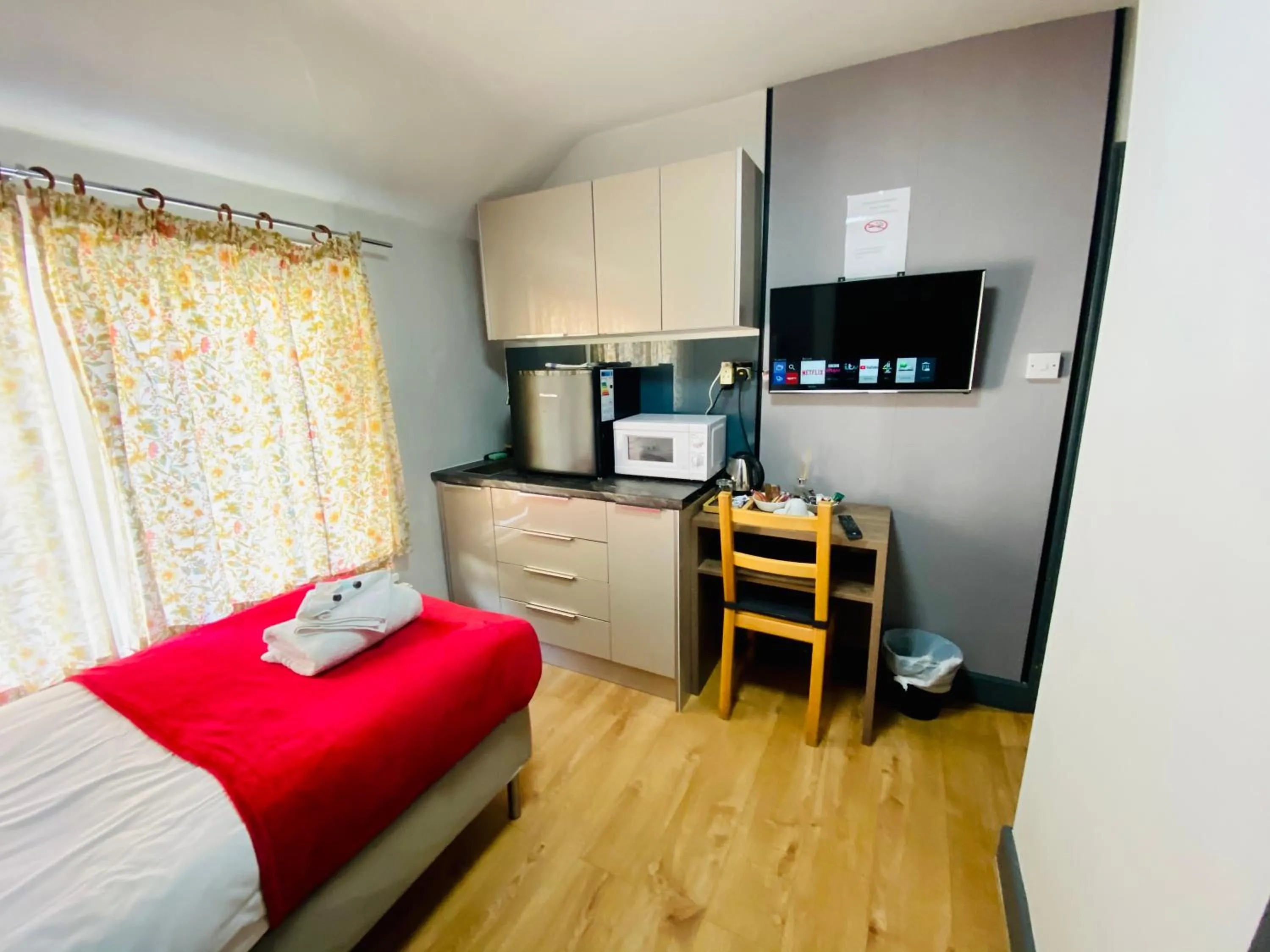 Bed in Hollybush Guest House