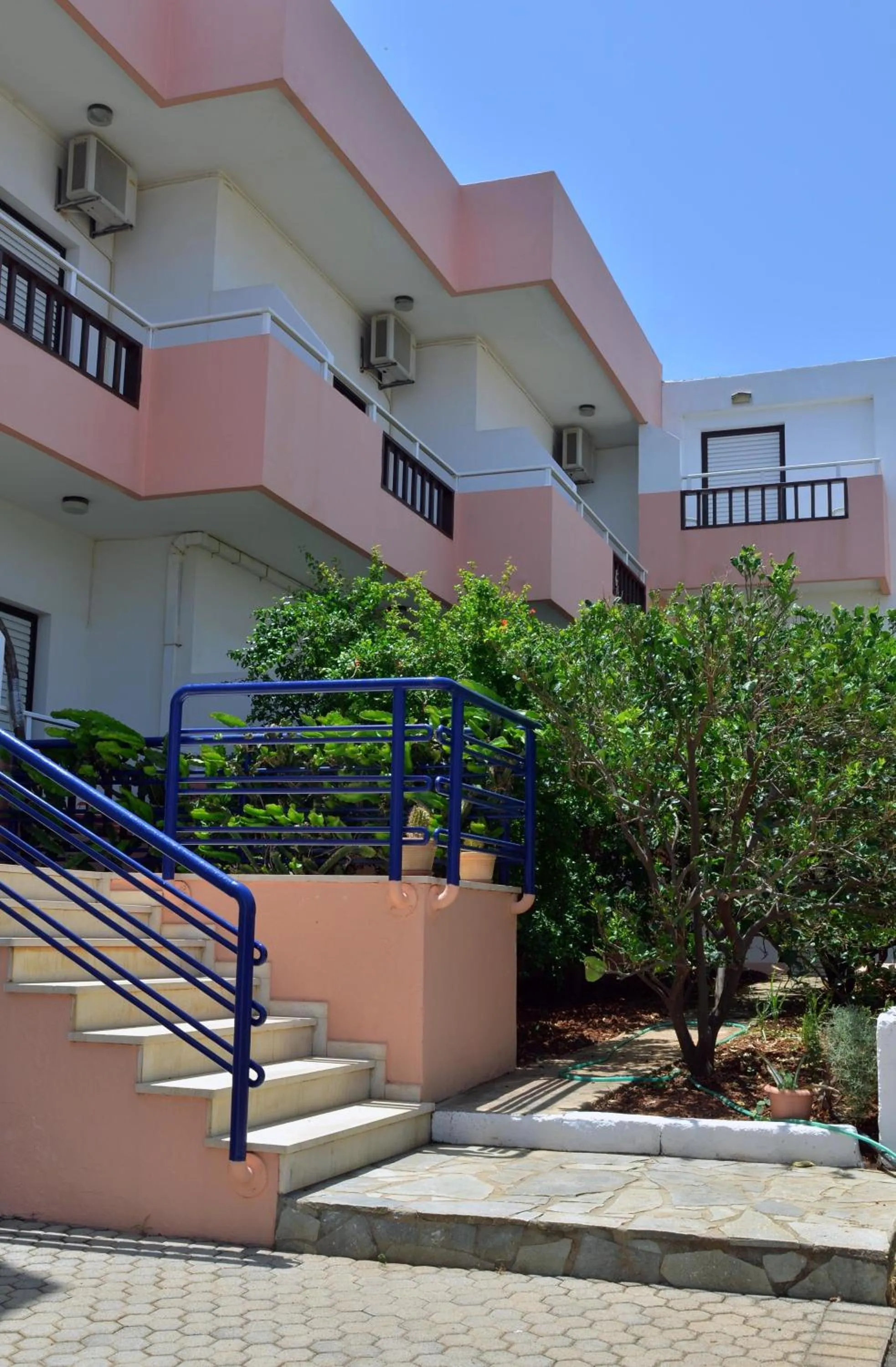 Facade/entrance in Hotel Thisvi