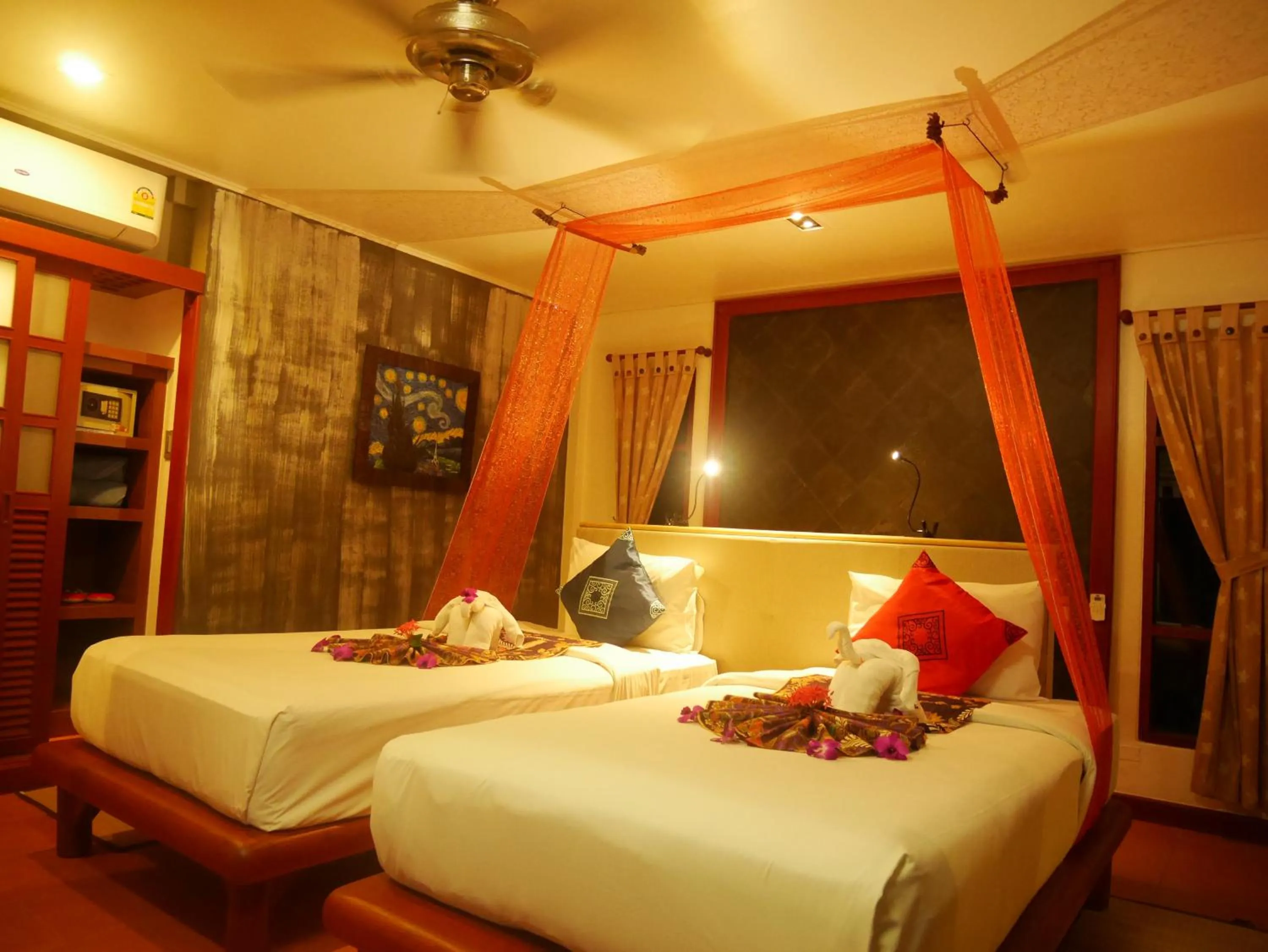 Bed in Bangtao Beach Chalet Resort