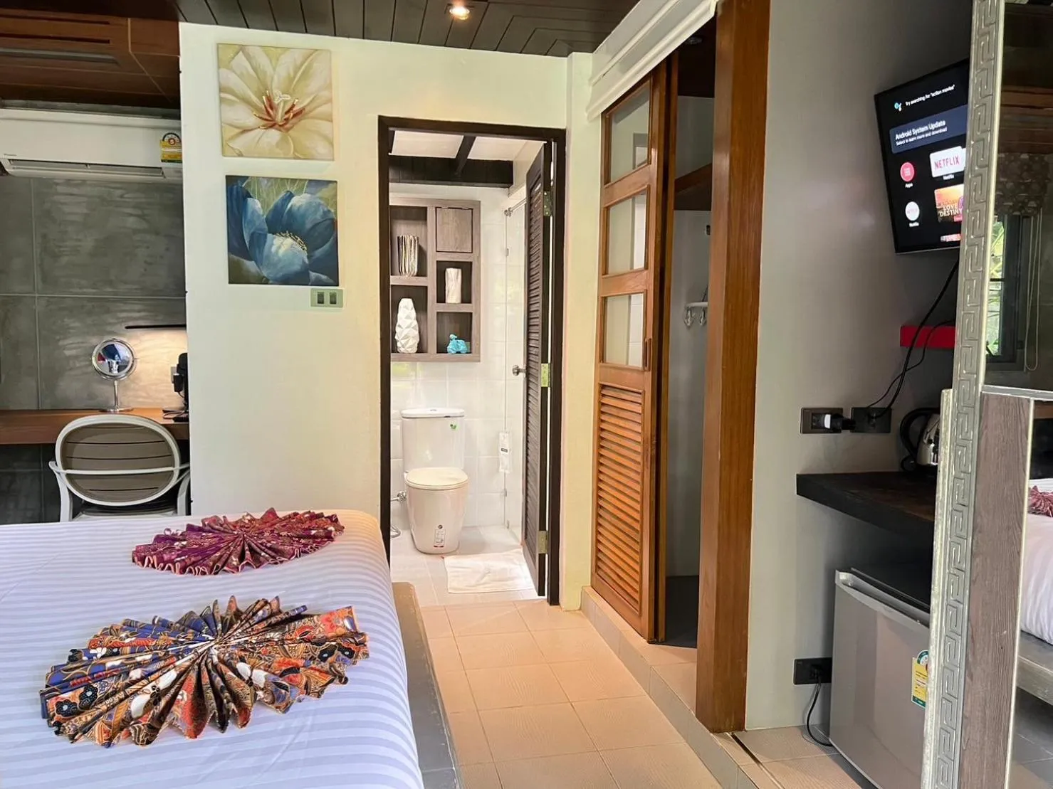 TV and multimedia, Bed in Bangtao Beach Chalet Resort