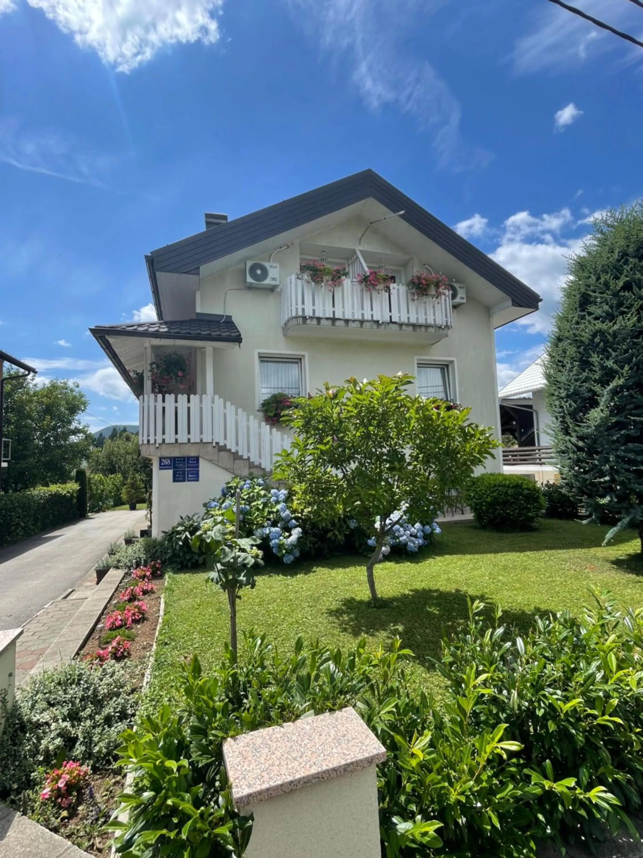 Property building in House Magdic Plitvice