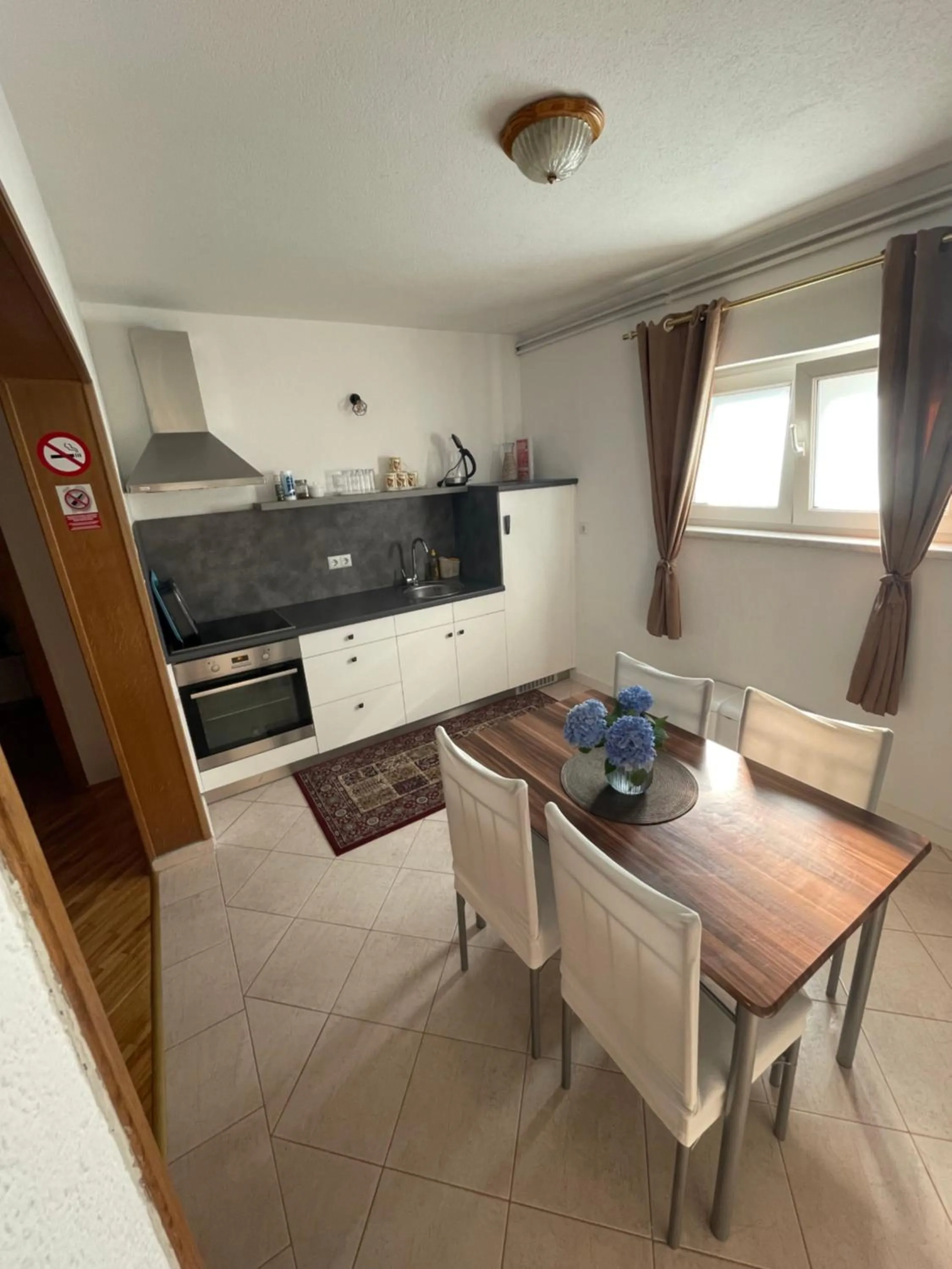 Kitchen or kitchenette in House Magdic Plitvice