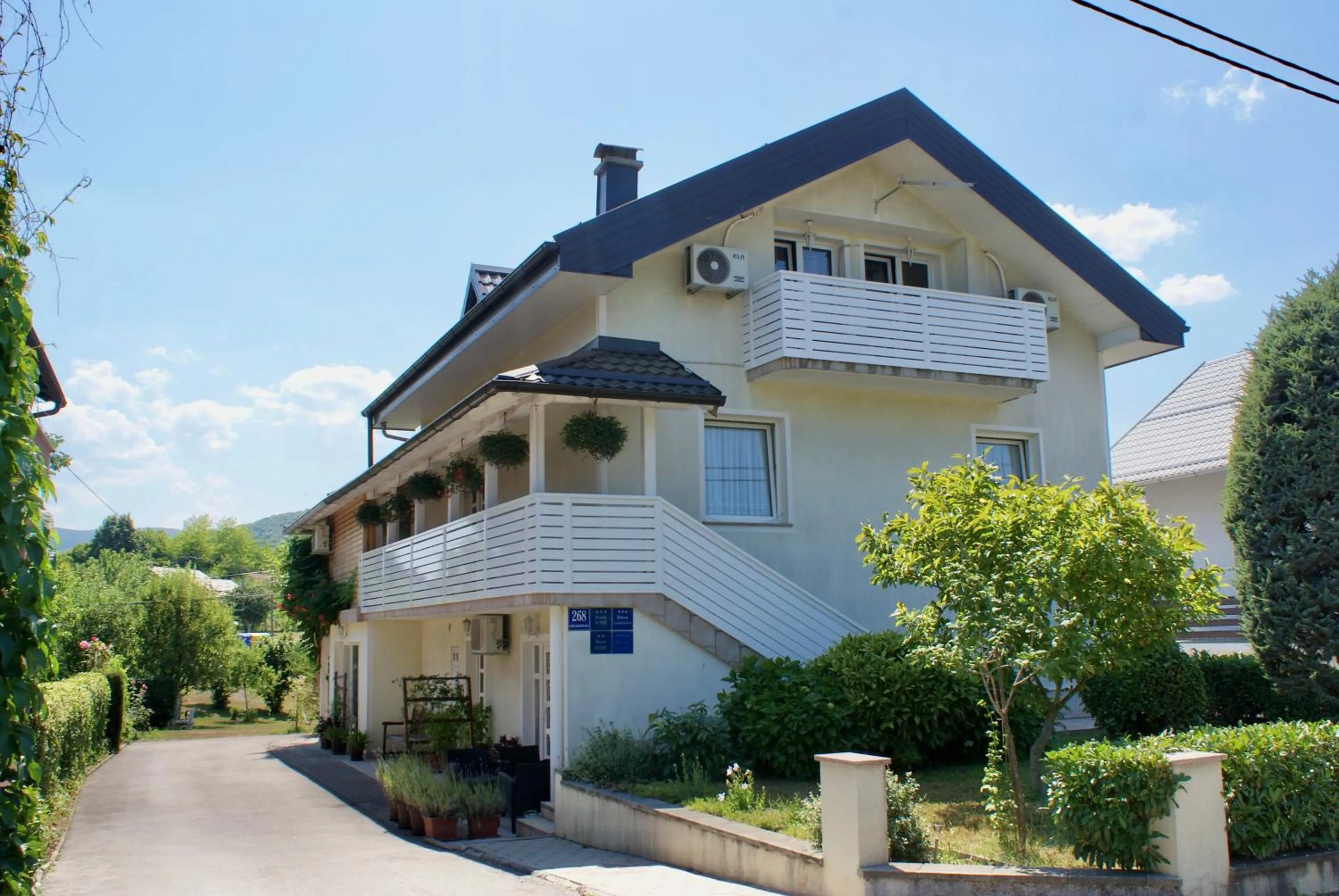 Property building in House Magdic Plitvice