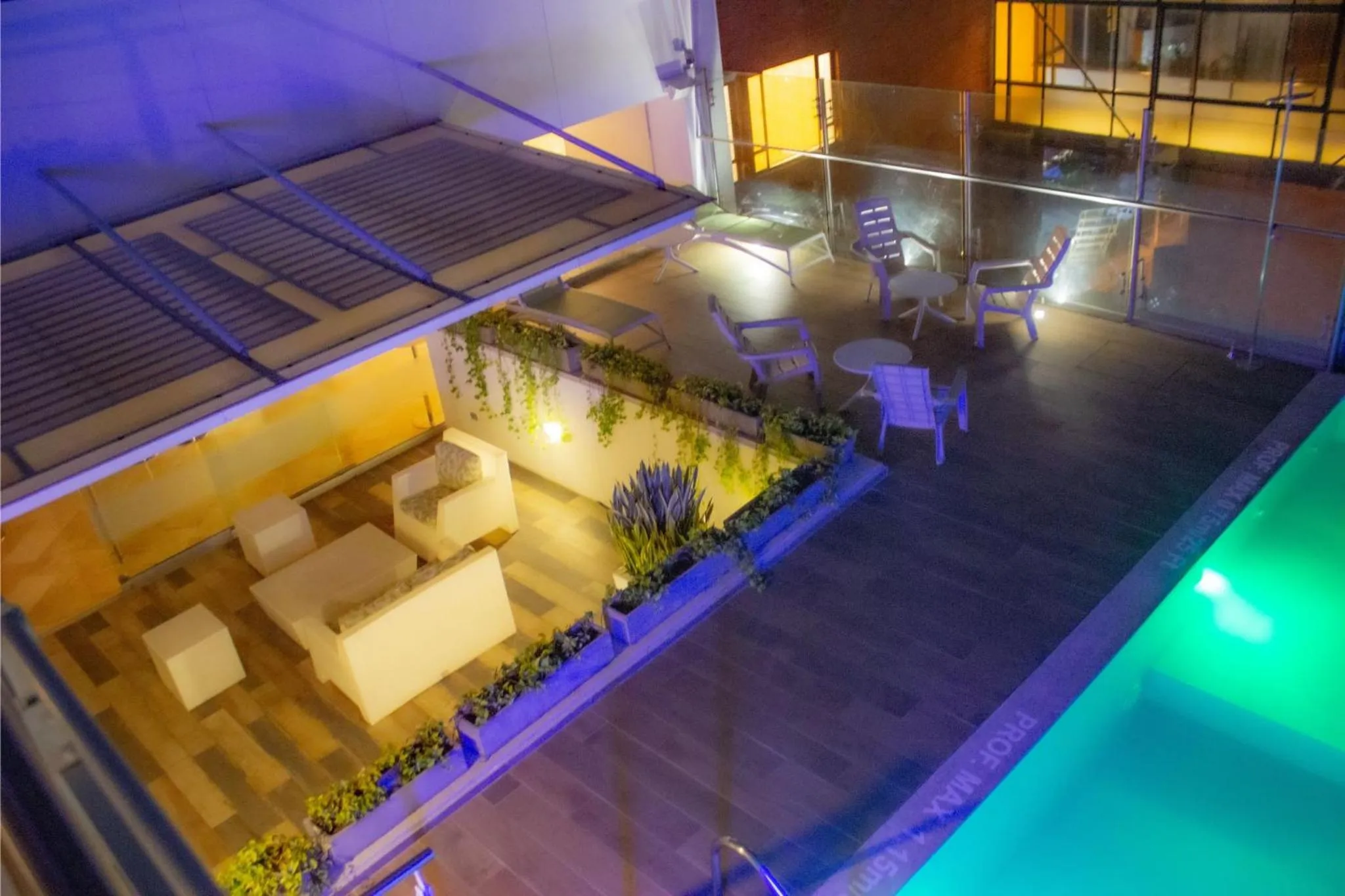 Swimming pool in Sonesta Hotel Cali