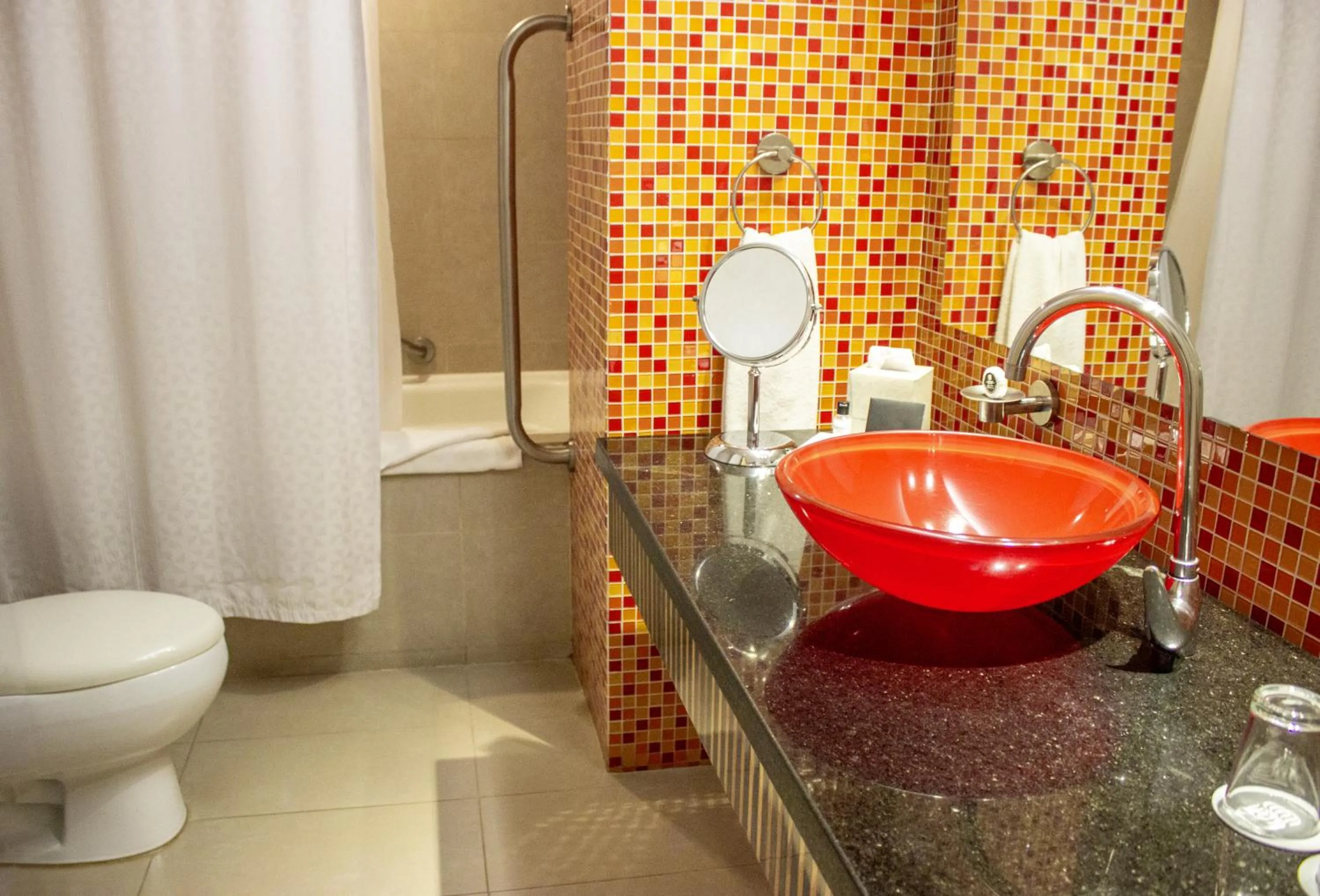 Bathroom in Sonesta Hotel Cali