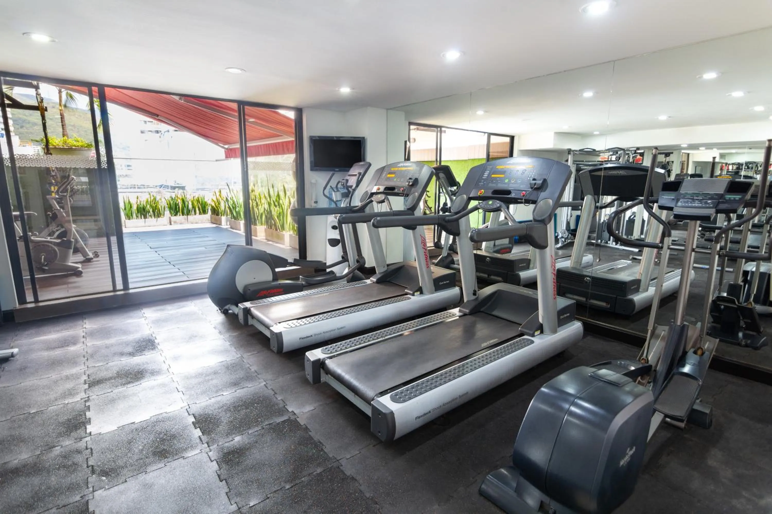 Fitness centre/facilities in Sonesta Hotel Cali