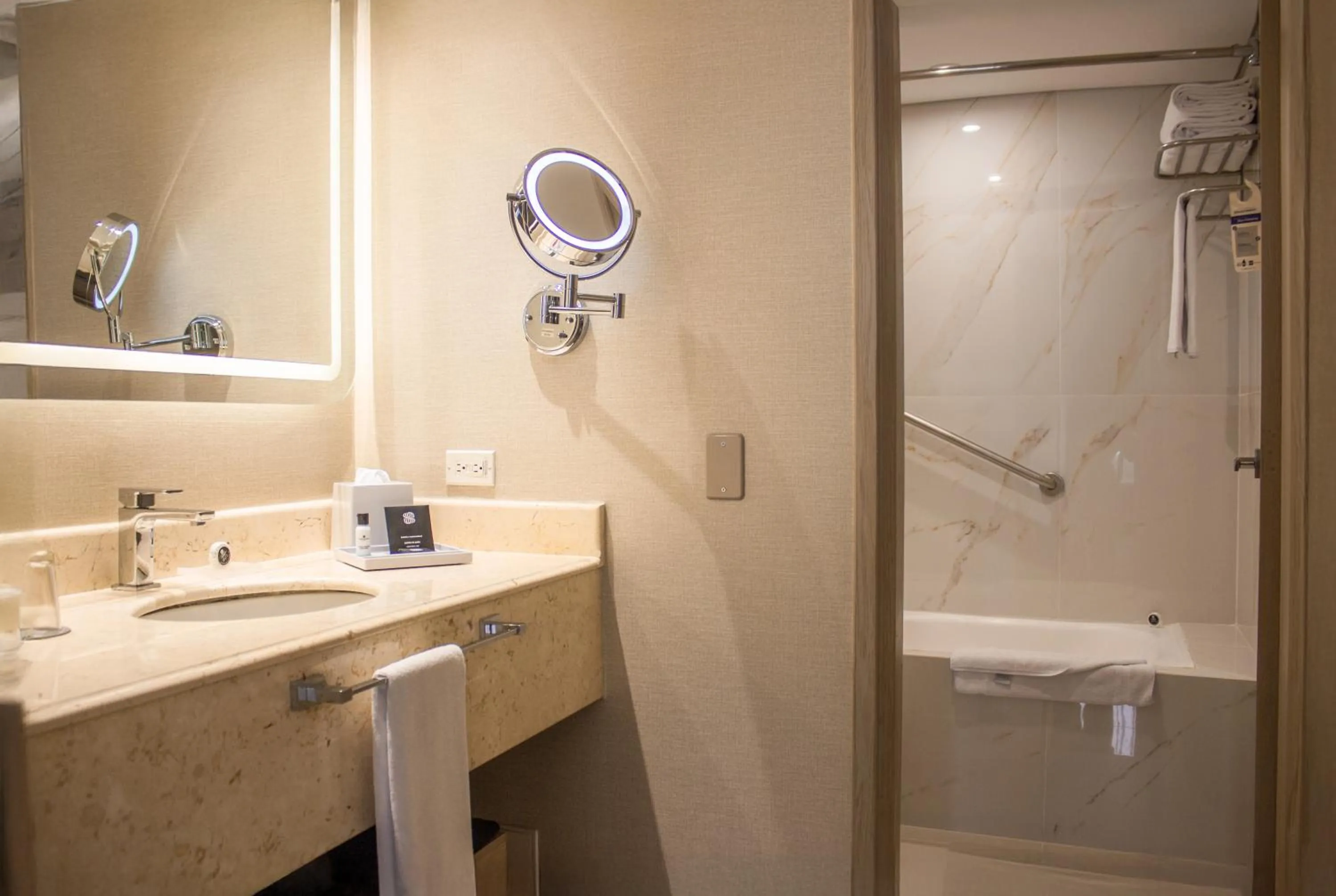 Bathroom in Sonesta Hotel Cali